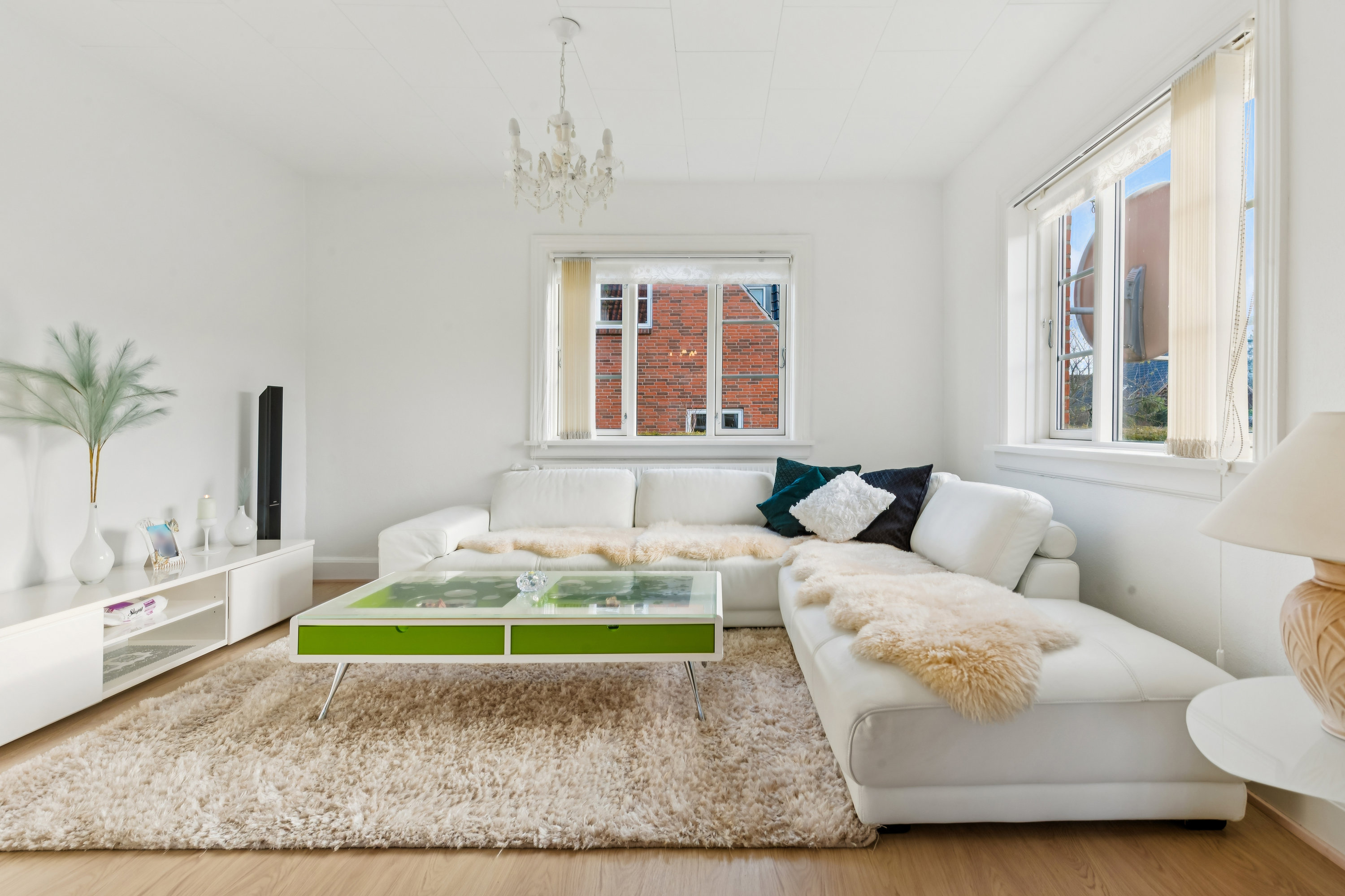 Fremhævet stue billede i fuldskærmstilstand. Billede af Dyssevænget 33, 2700 Brønshøj