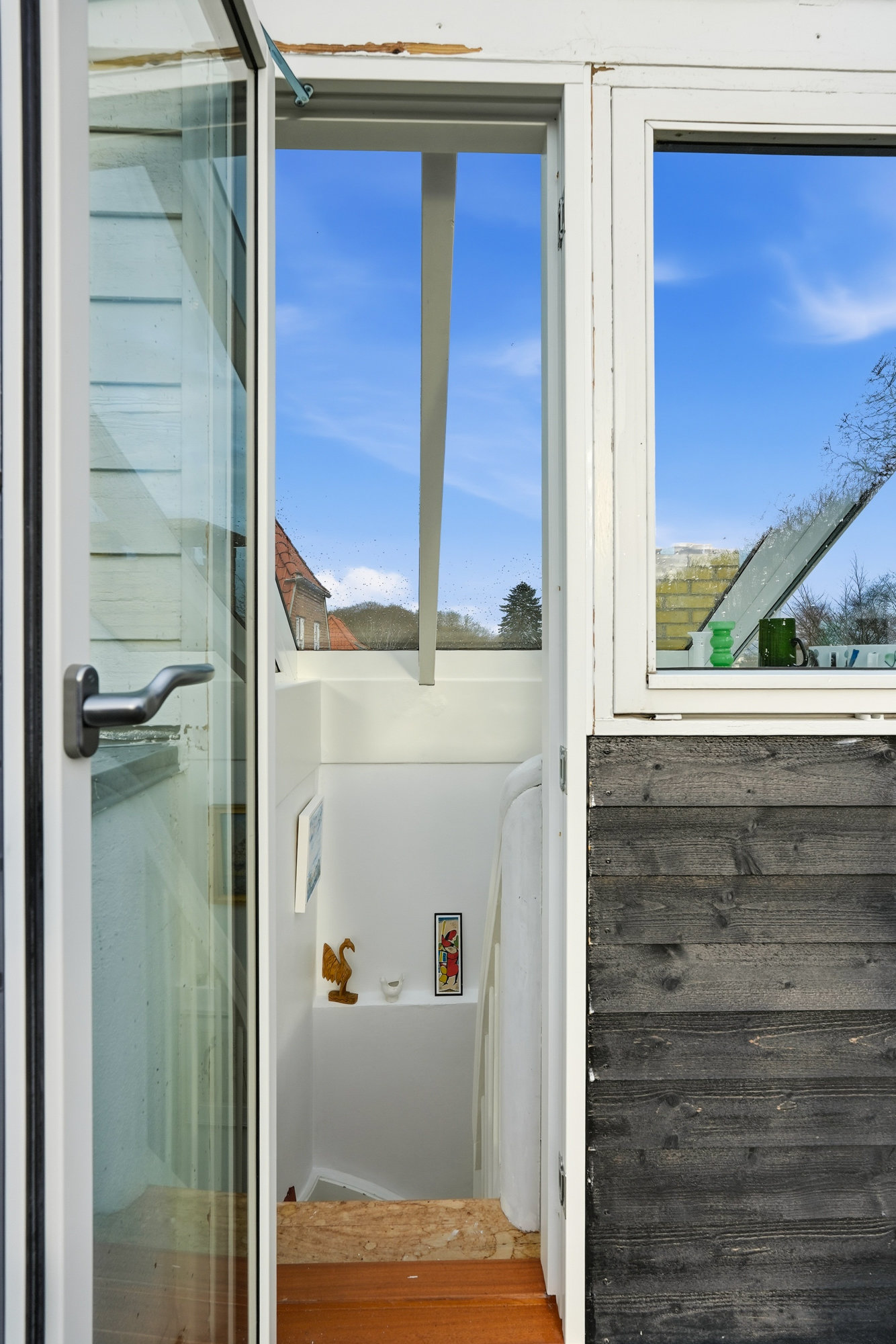 Fremhævet trappe billede i fuldskærmstilstand. Billede af Jernbanevej 51, Tarup, 5210 Odense NV