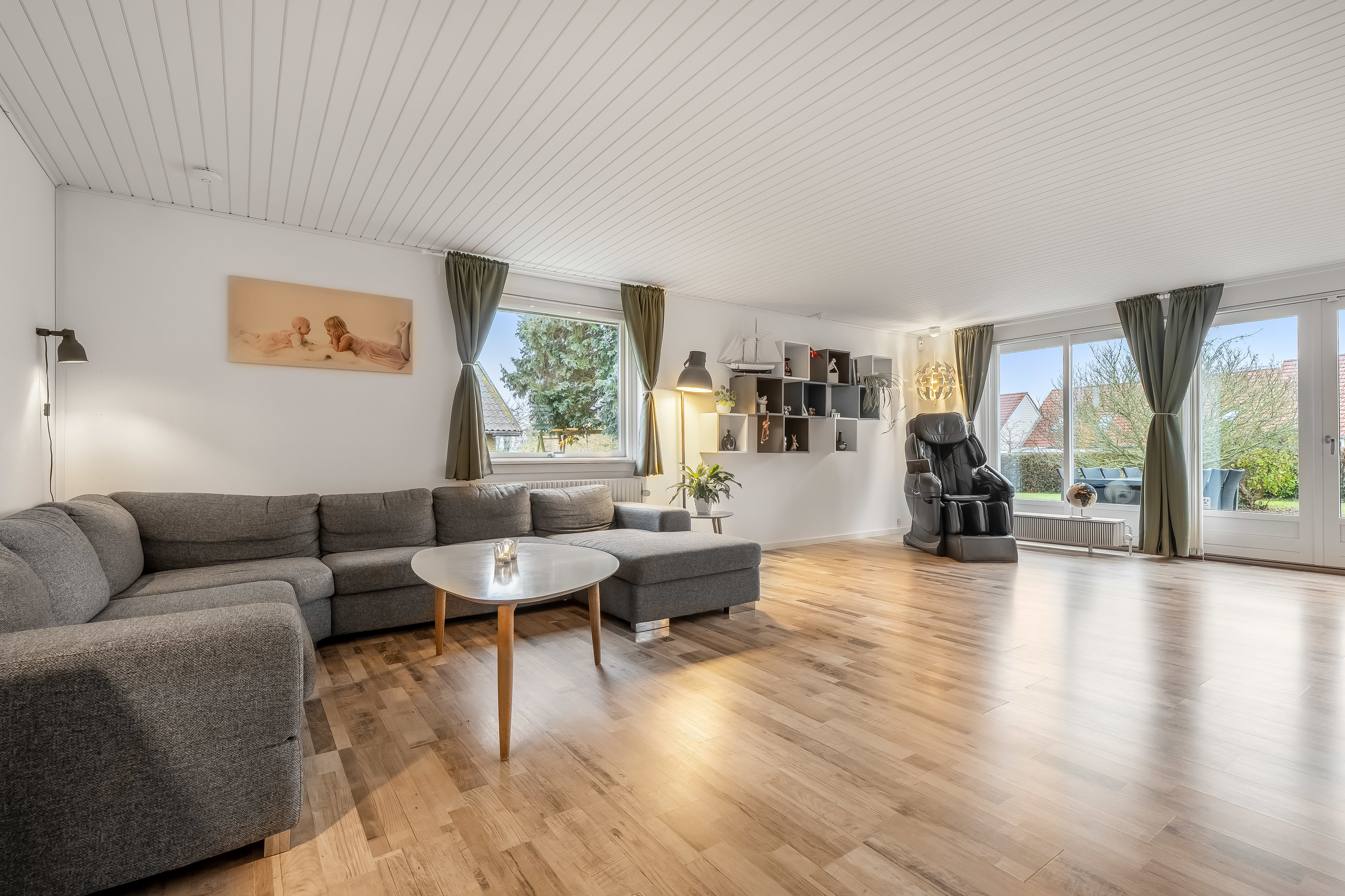 Fremhævet stue billede i fuldskærmstilstand. Billede af Kildevænget 46, Meløse, 3320 Skævinge