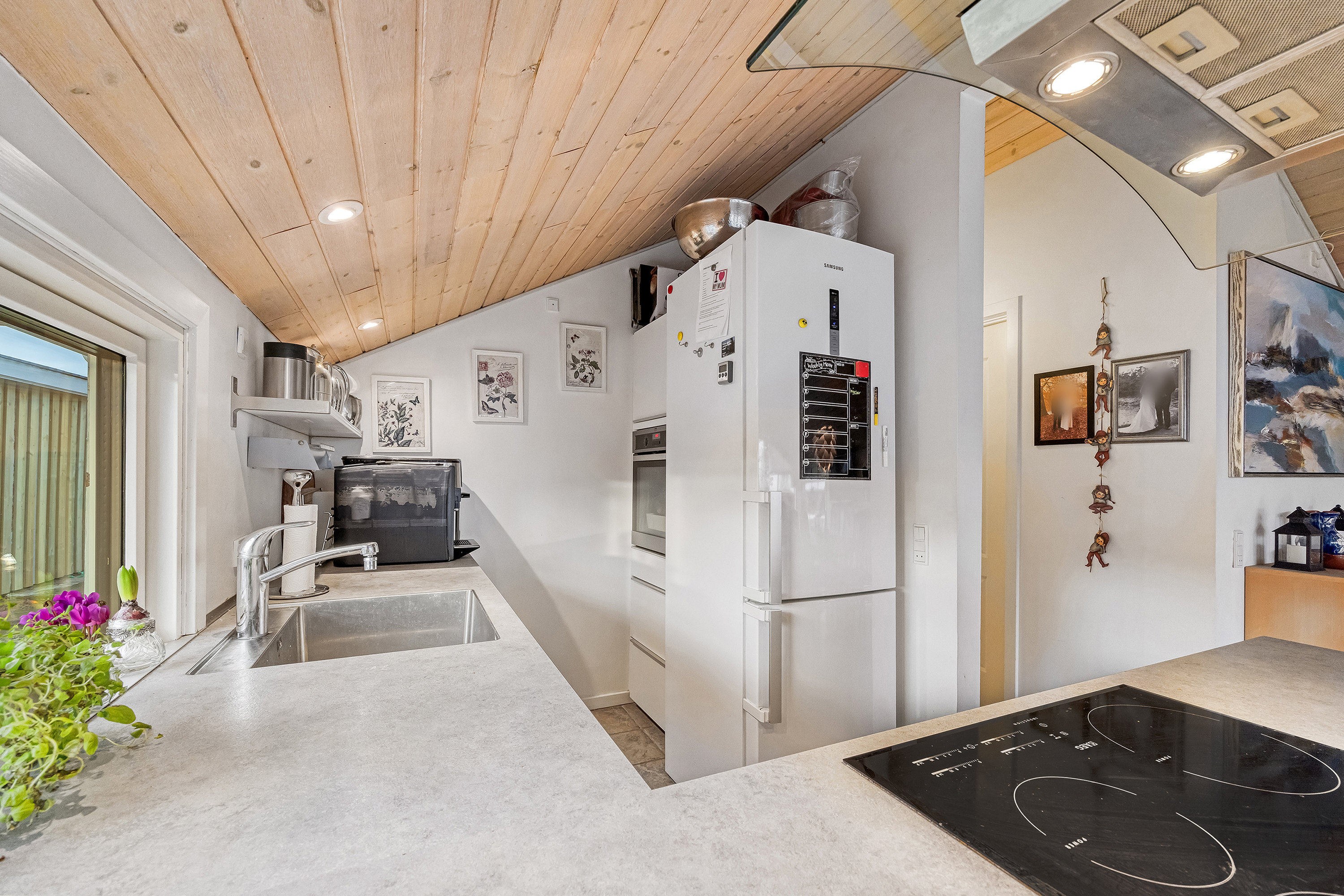 Fremhævet køkken billede i fuldskærmstilstand. Billede af Strandgangen 7, Gerlev Strandpark, 3630 Jægerspris