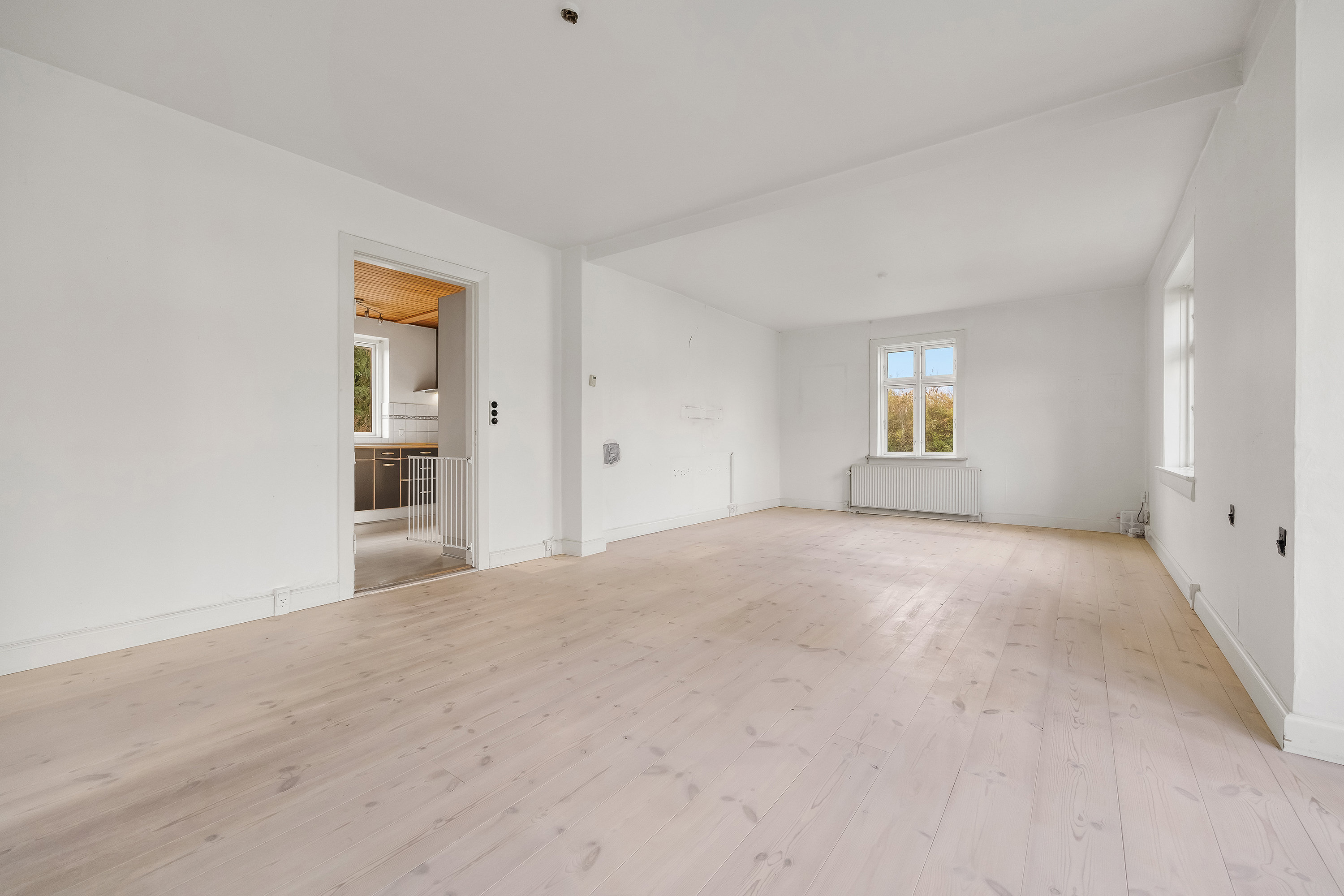 Fremhævet stue billede i fuldskærmstilstand. Billede af Bygaden 33, Søborg, 3250 Gilleleje