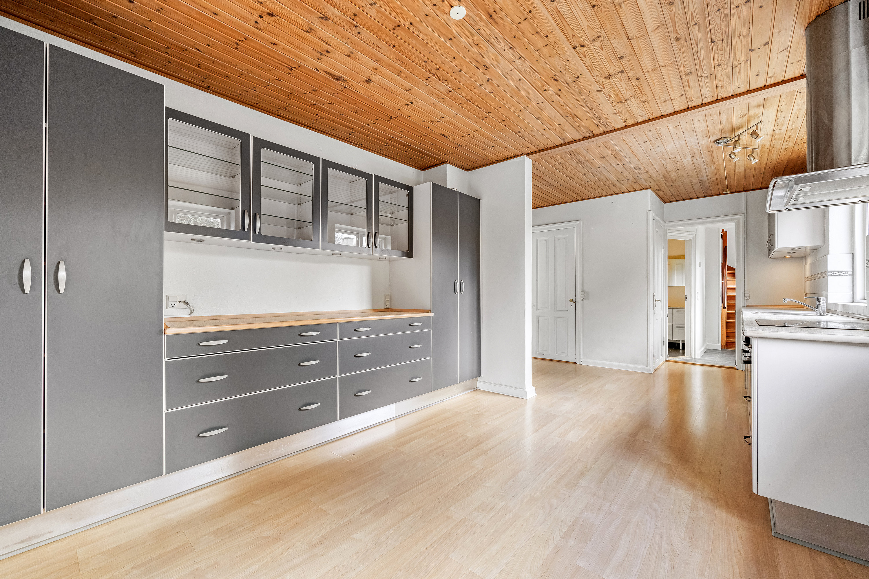 Fremhævet køkken alrum billede i fuldskærmstilstand. Billede af Bygaden 33, Søborg, 3250 Gilleleje