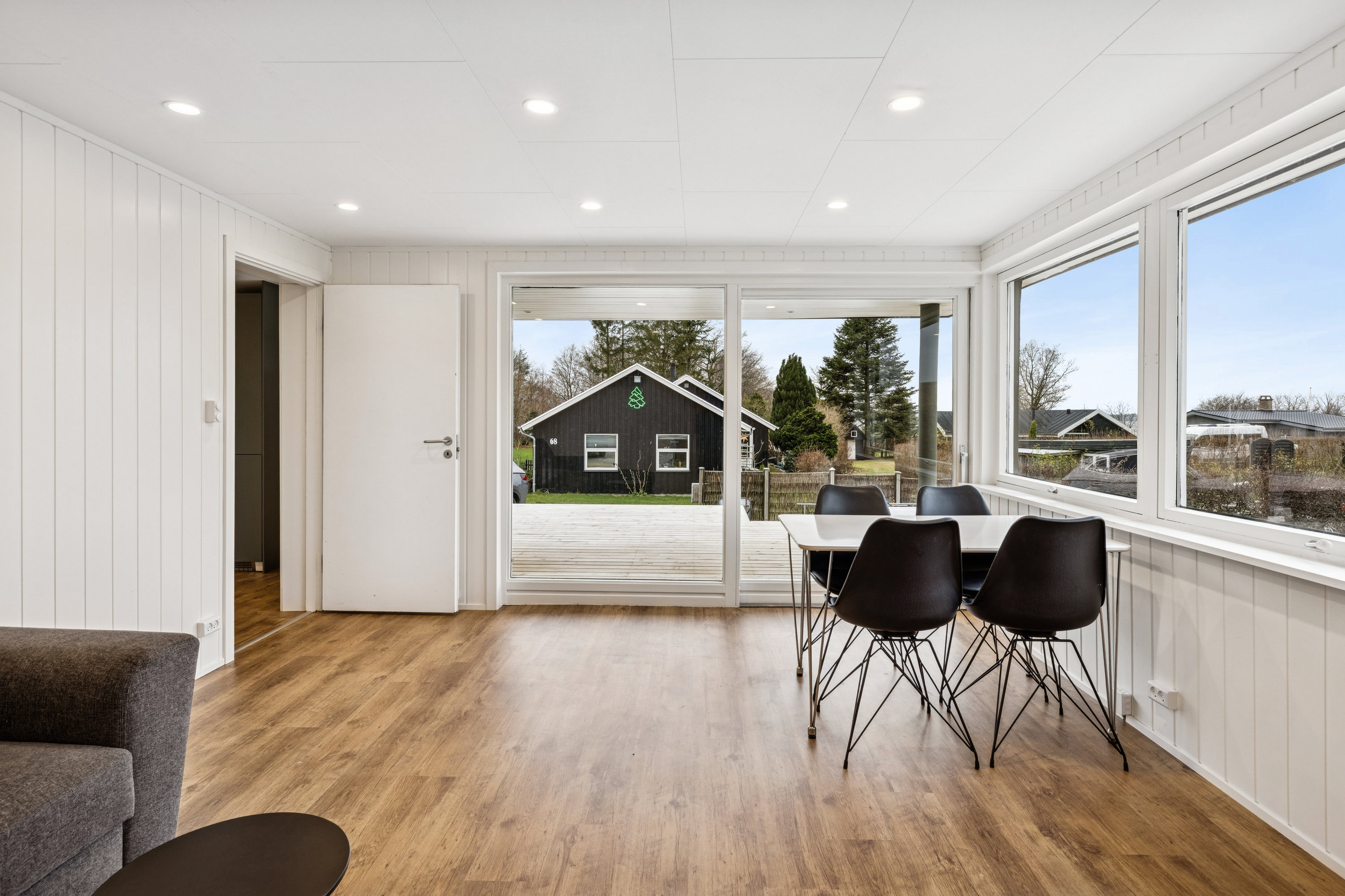 Fremhævet stue billede i fuldskærmstilstand. Billede af Strandvejen 72C, Hjarbæk, 8831 Løgstrup