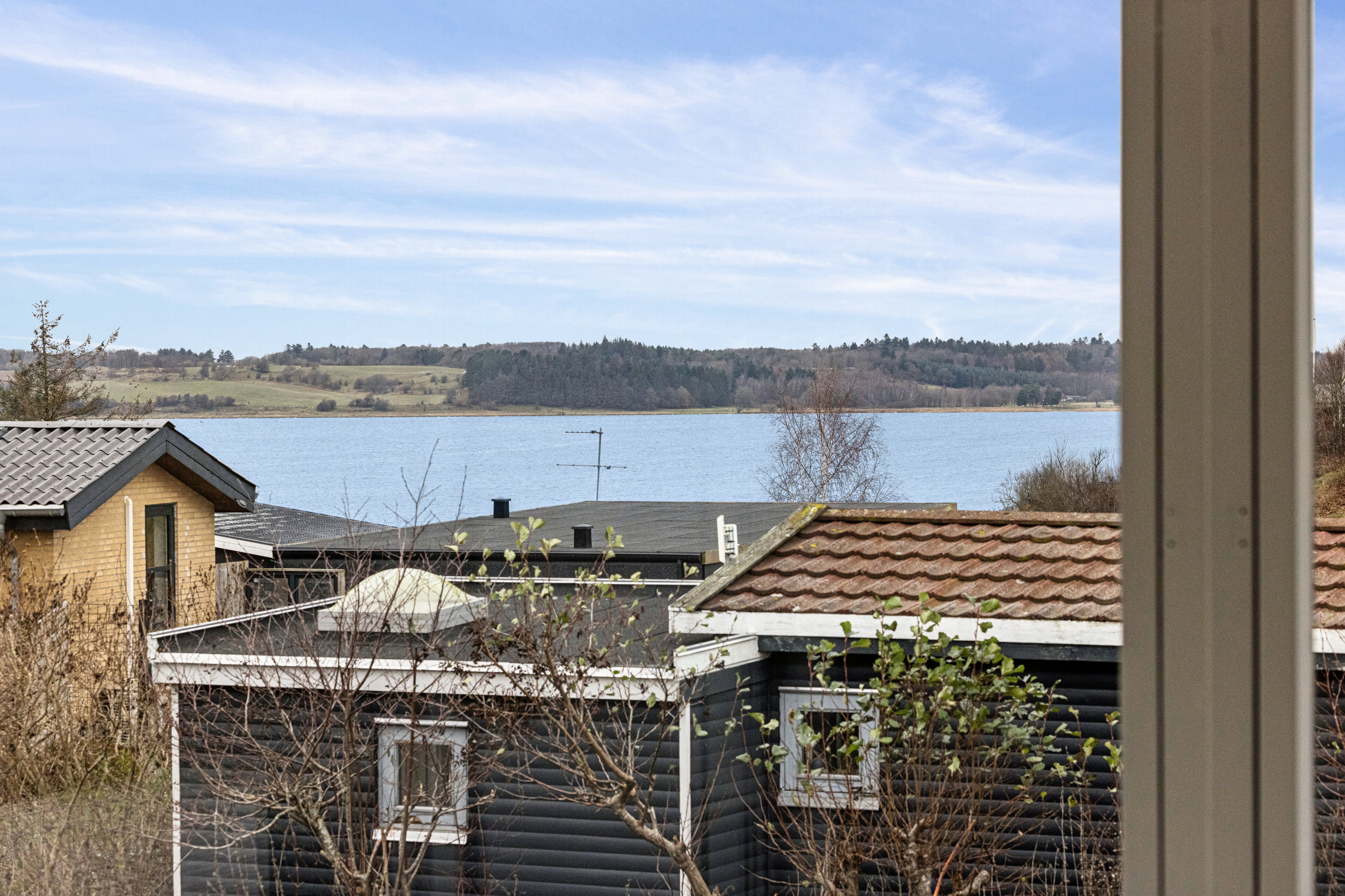 Fremhævet udsigt billede i fuldskærmstilstand. Billede af Strandvejen 72C, Hjarbæk, 8831 Løgstrup