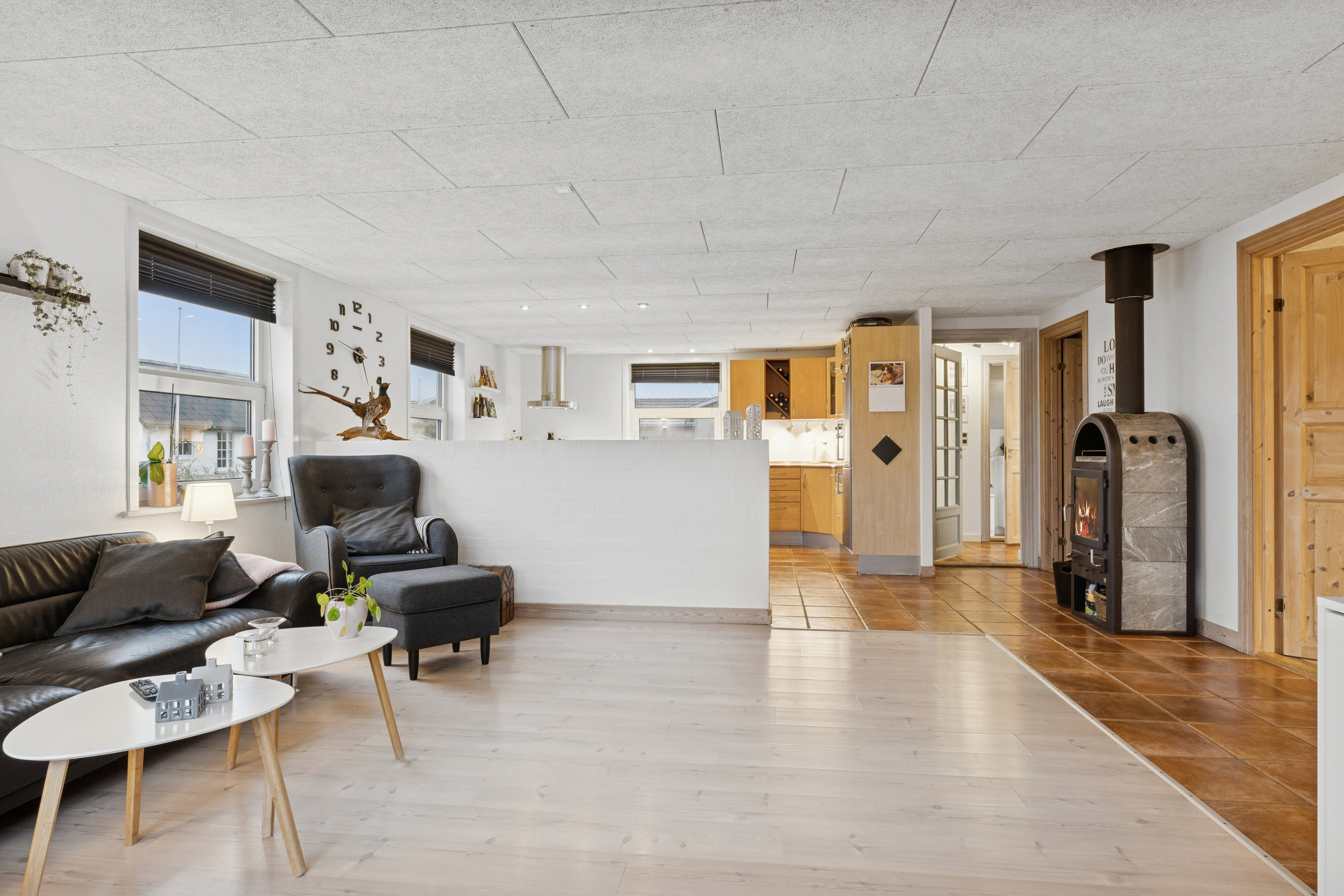 Fremhævet stue billede i fuldskærmstilstand. Billede af Liljevej 6, 9800 Hjørring