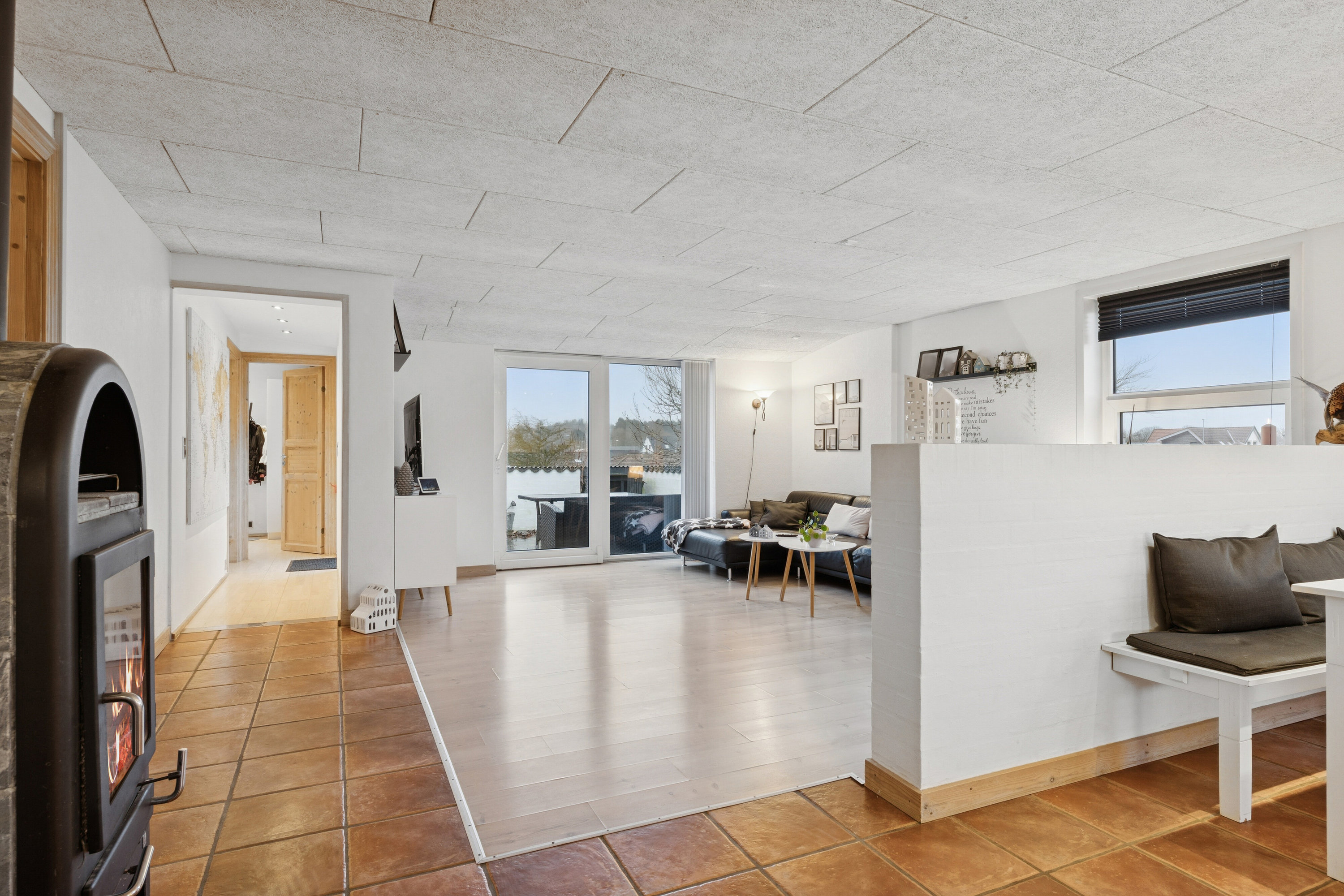 Fremhævet stue billede i fuldskærmstilstand. Billede af Liljevej 6, 9800 Hjørring