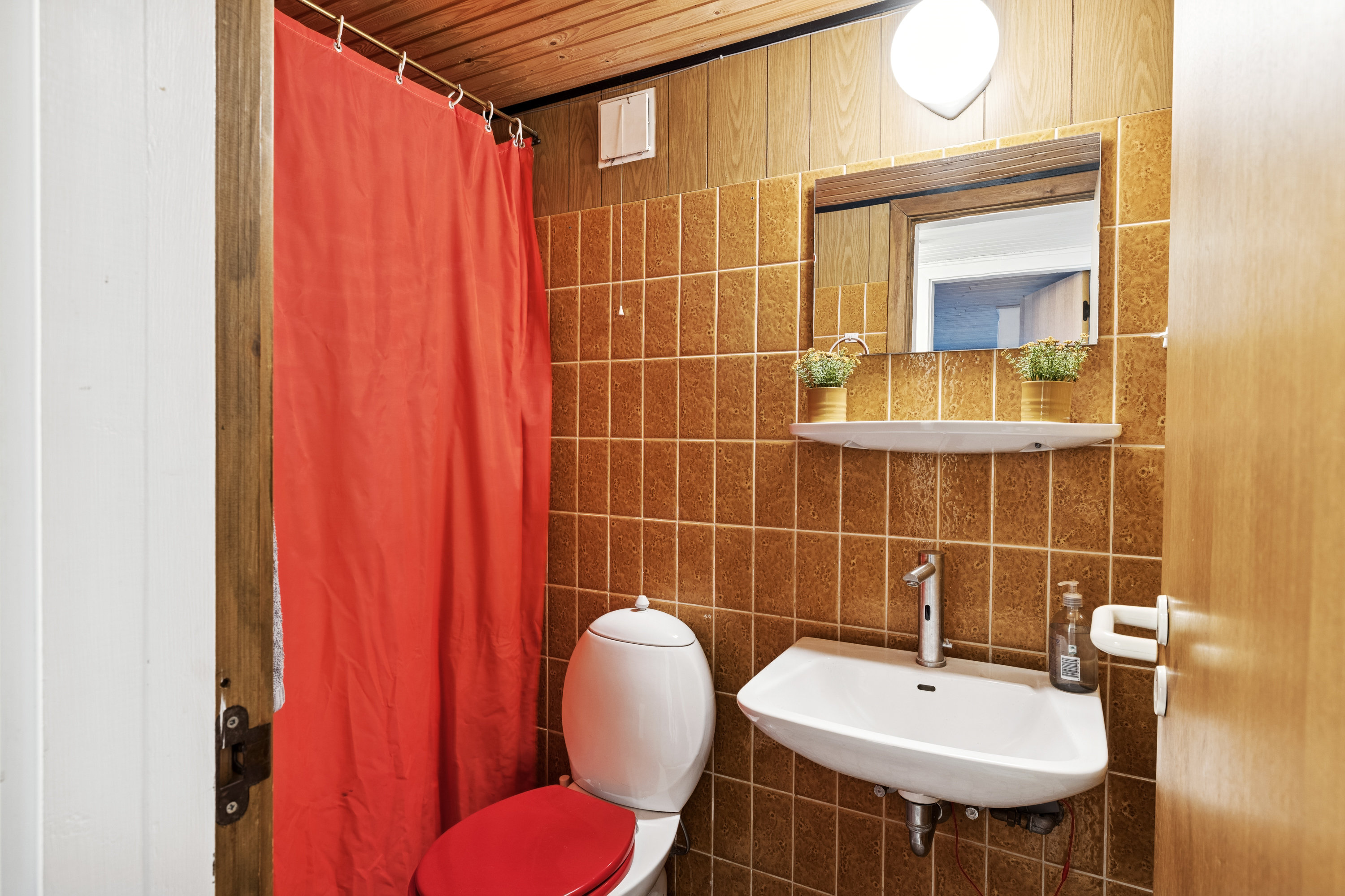 Fremhævet badeværelse billede i fuldskærmstilstand. Billede af Fyrrevænget 9, 7850 Stoholm Jyll