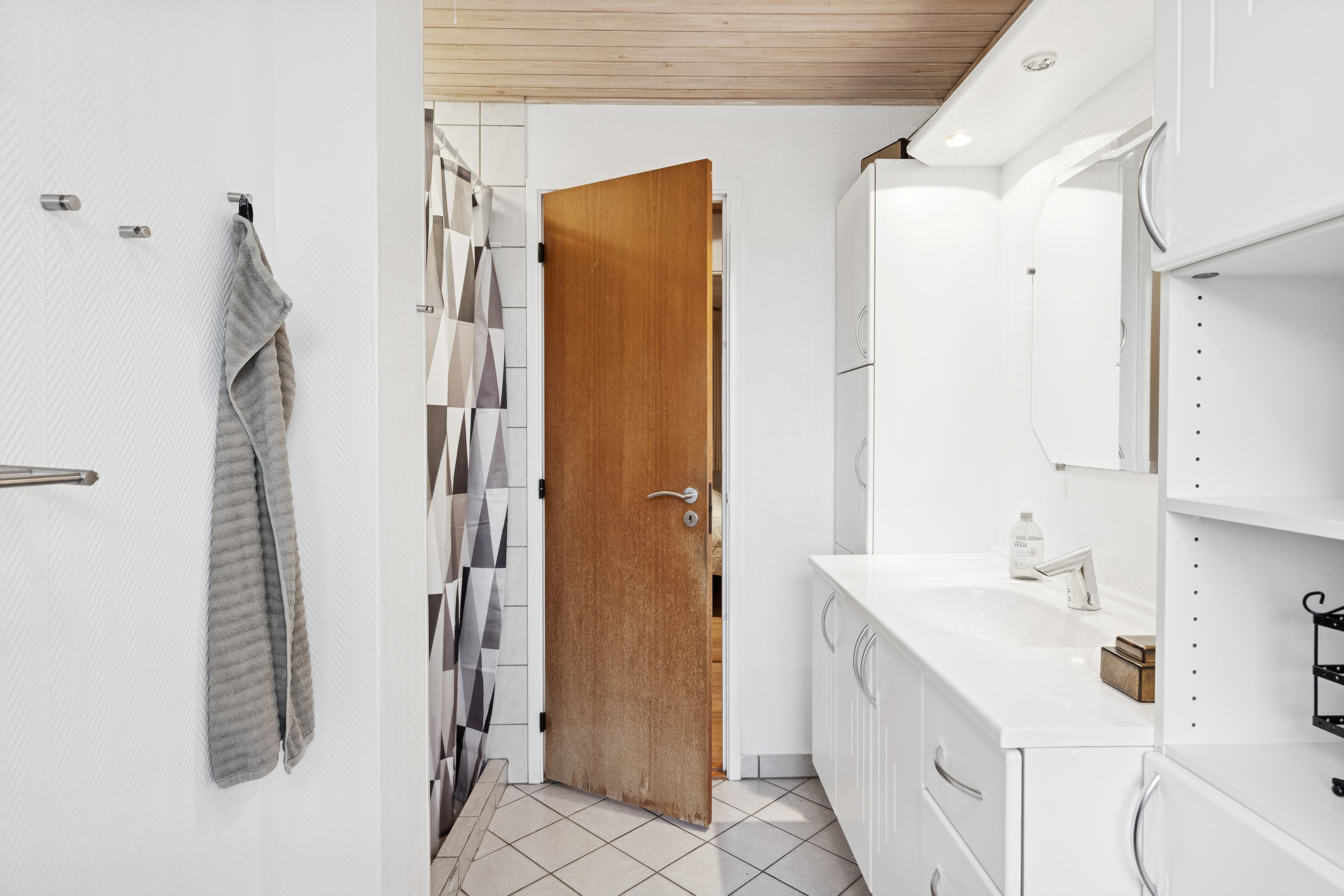 Fremhævet badeværelse billede i fuldskærmstilstand. Billede af Fyrrevænget 9, 7850 Stoholm Jyll