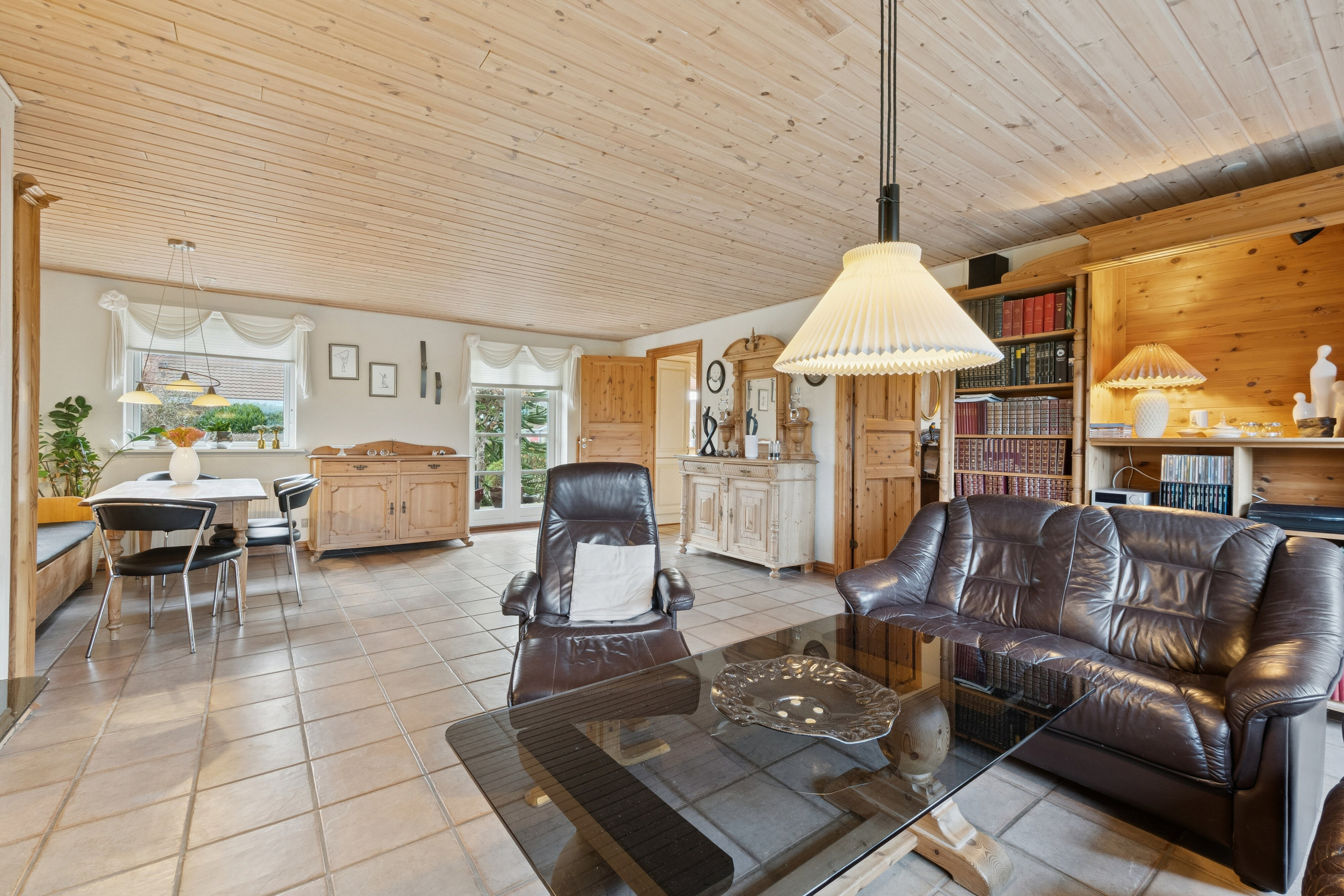 Fremhævet stue billede i fuldskærmstilstand. Billede af Birkeparken 3, 7760 Hurup Thy