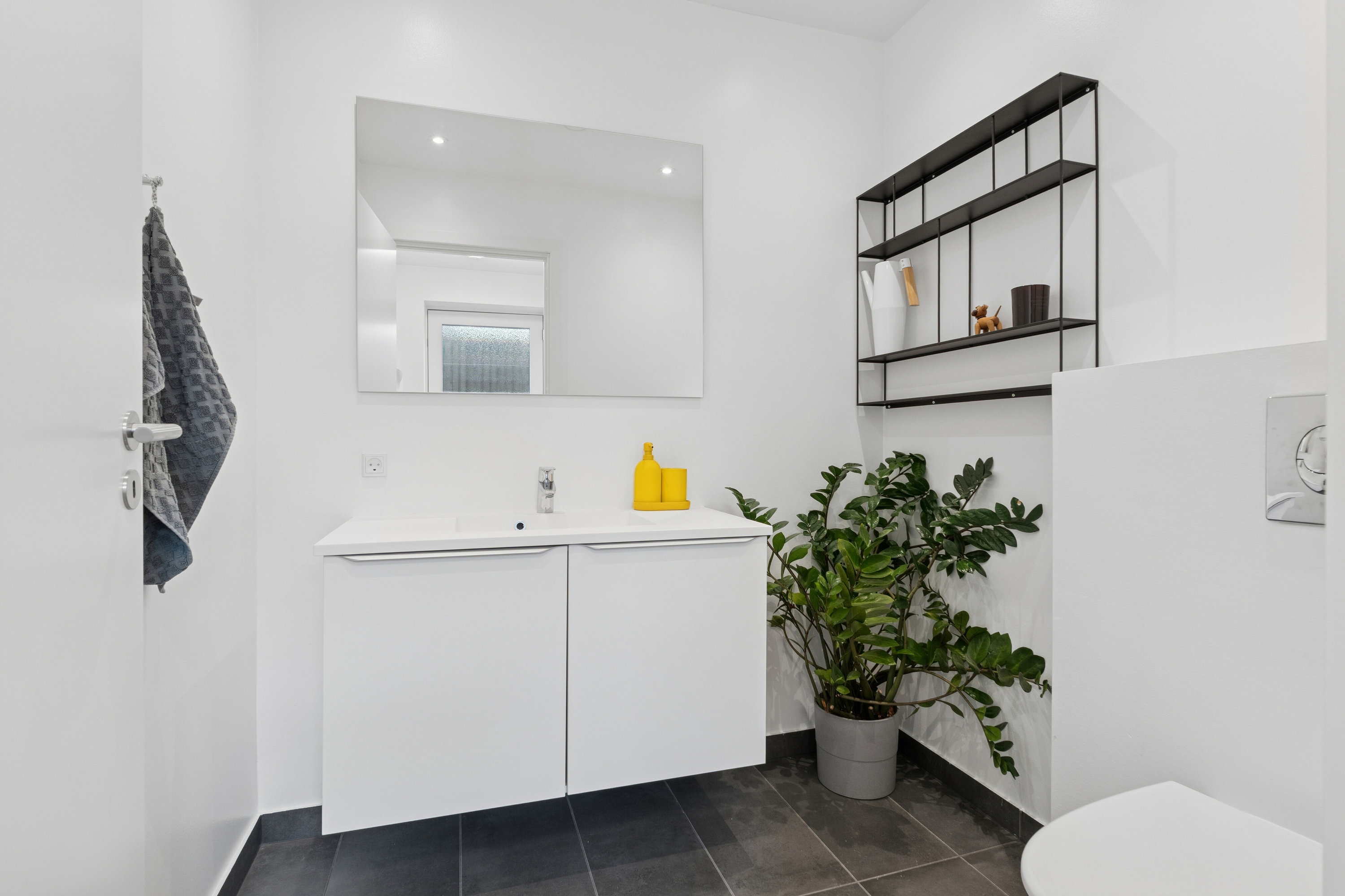 Fremhævet badeværelse billede i fuldskærmstilstand. Billede af Guldrankevej 78, 5200 Odense V