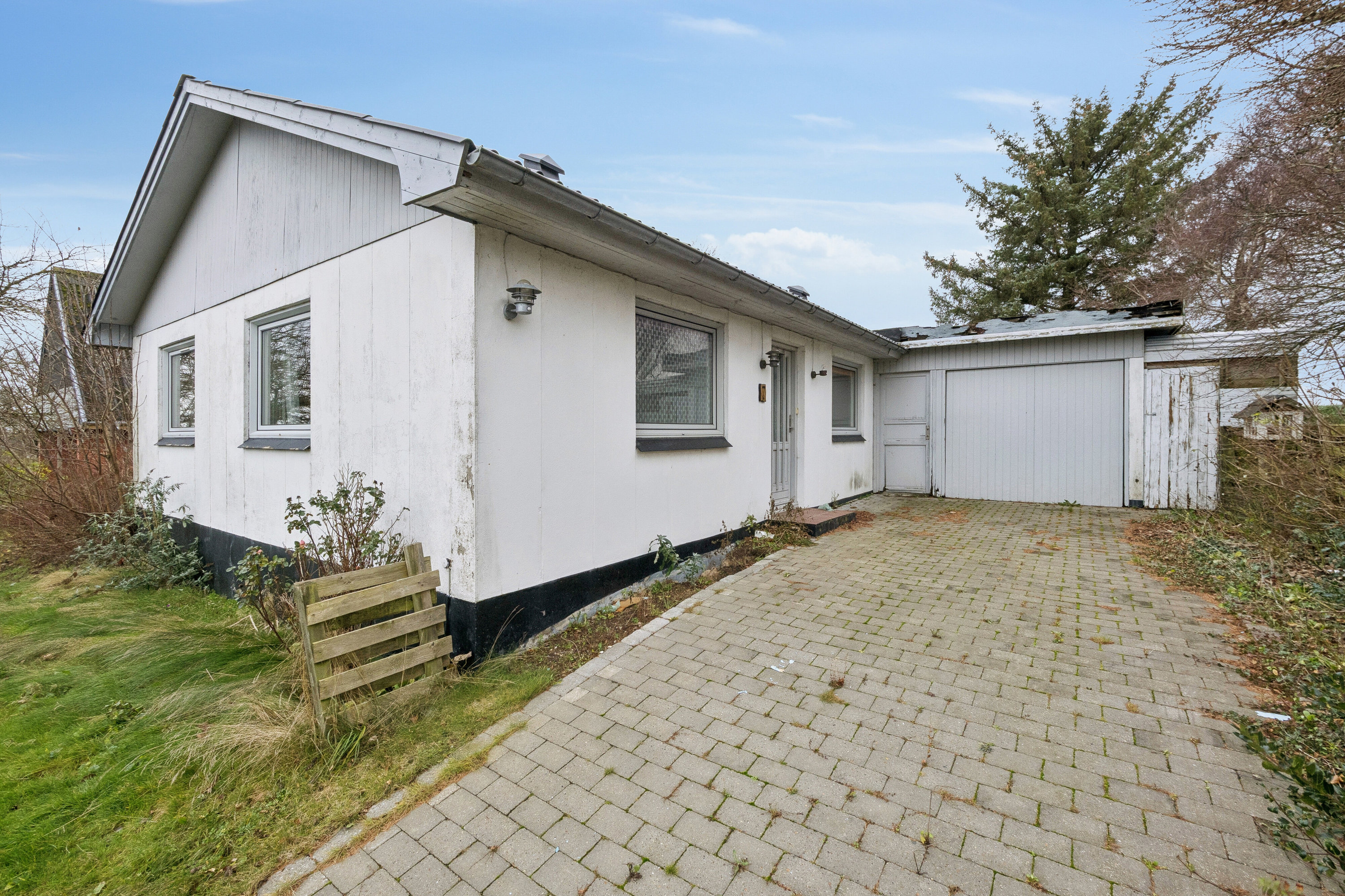 Fremhævet set fra vejen billede i fuldskærmstilstand. Billede af Skolegade 7, 7755 Bedsted Thy