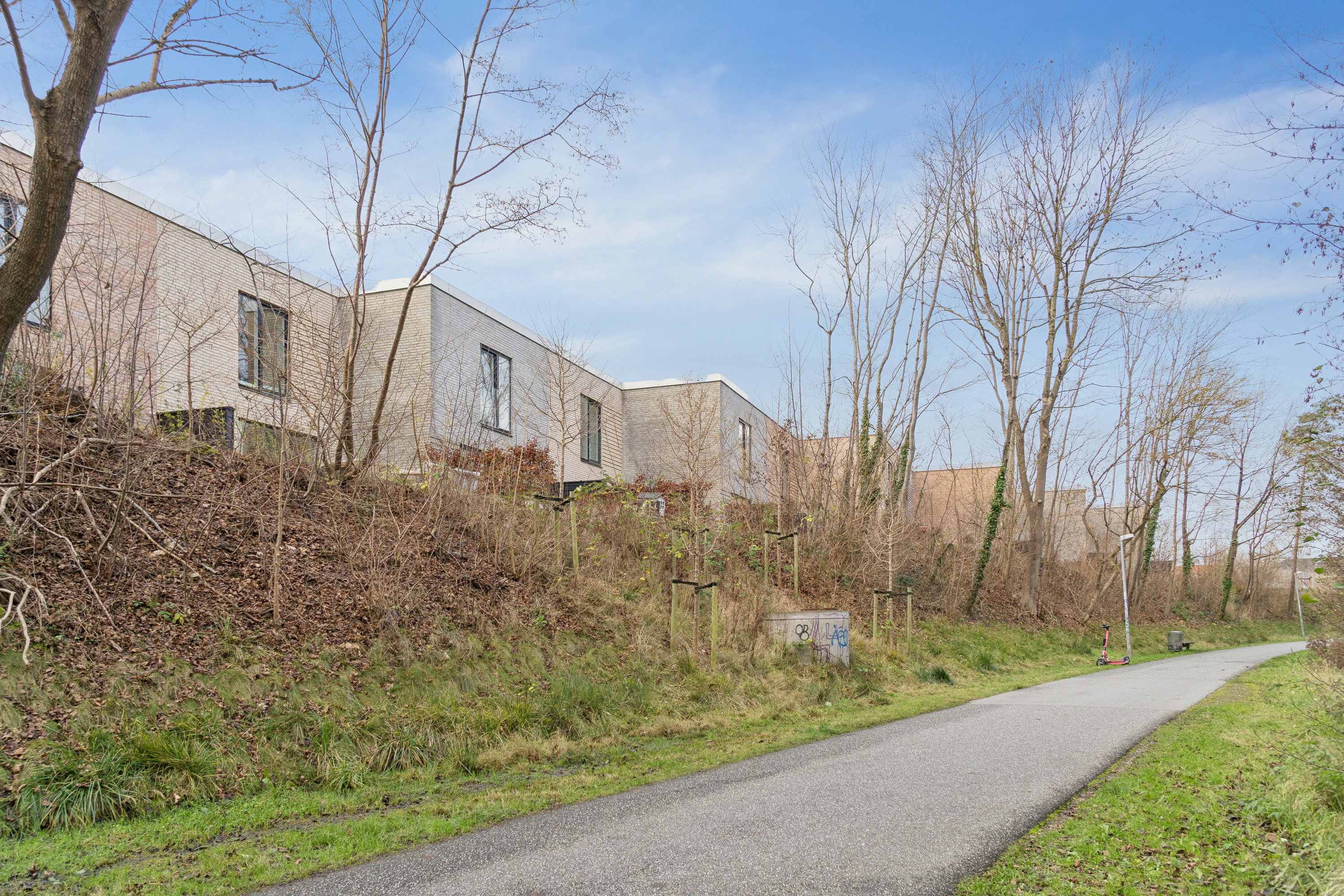 Fremhævet udendørs billede i fuldskærmstilstand. Billede af Guldrankevej 78, 5200 Odense V