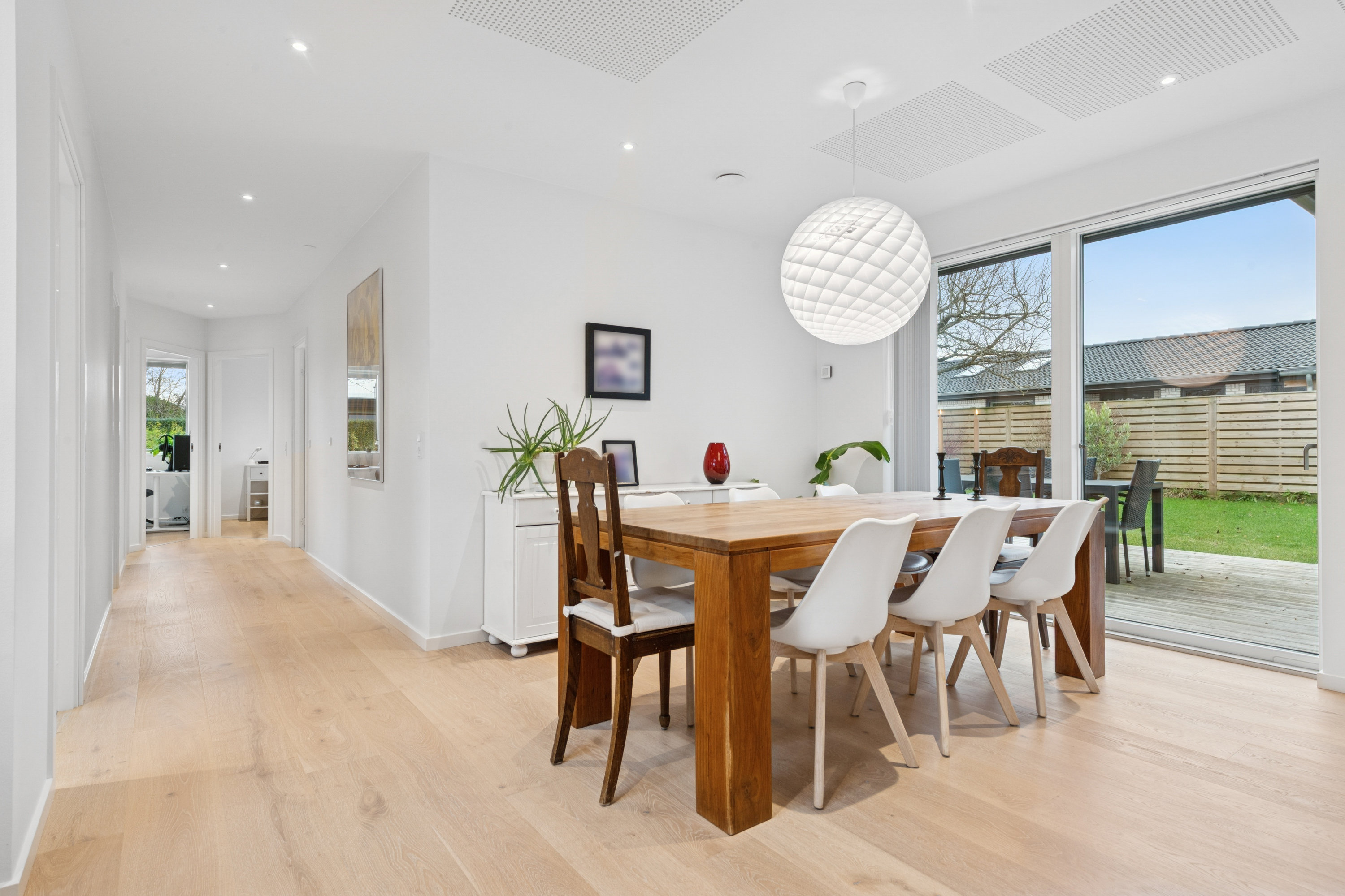 Fremhævet stue billede i fuldskærmstilstand. Billede af Vibesvinget 7, 2670 Greve