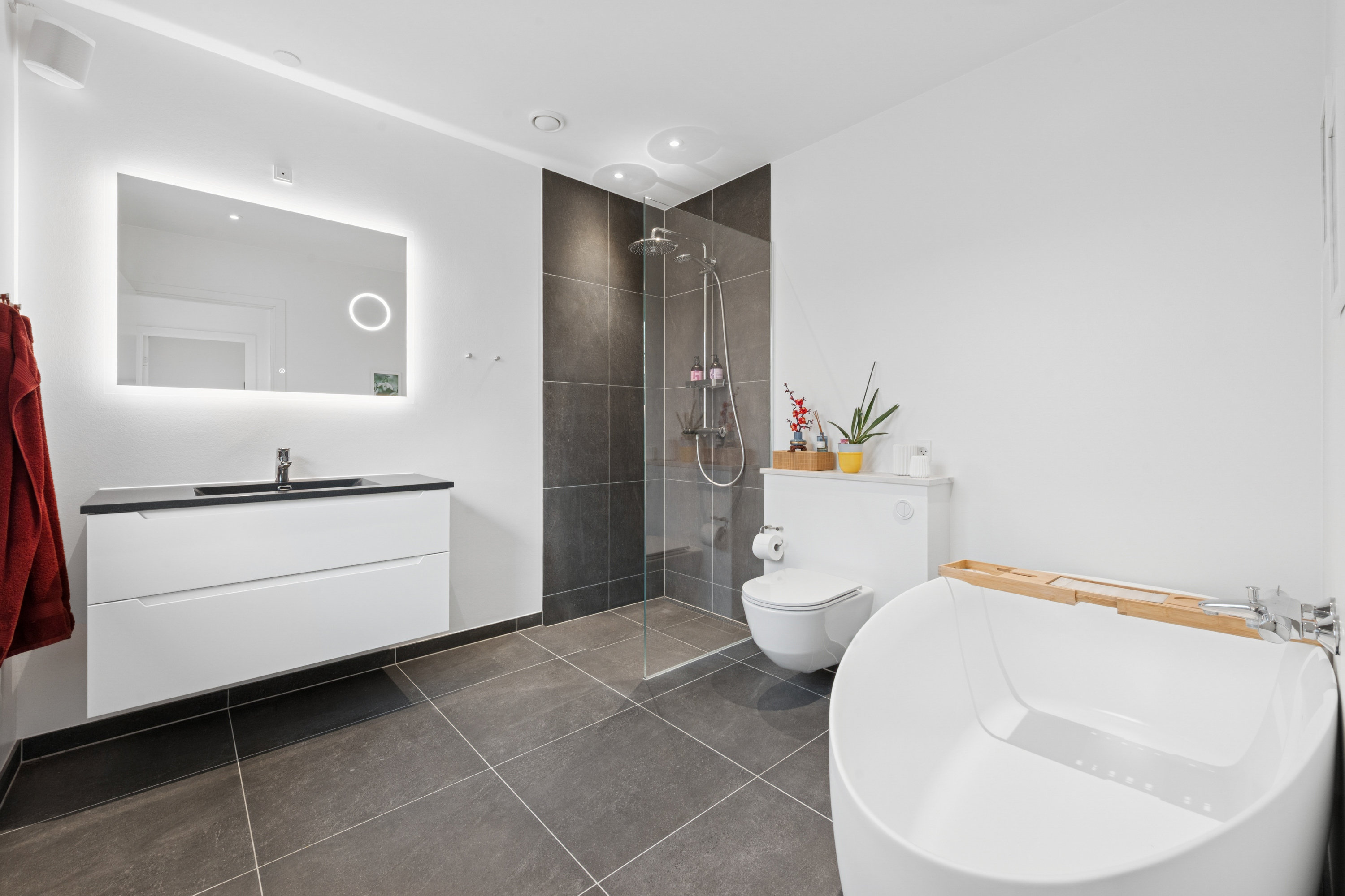 Fremhævet badeværelse billede i fuldskærmstilstand. Billede af Vibesvinget 7, 2670 Greve