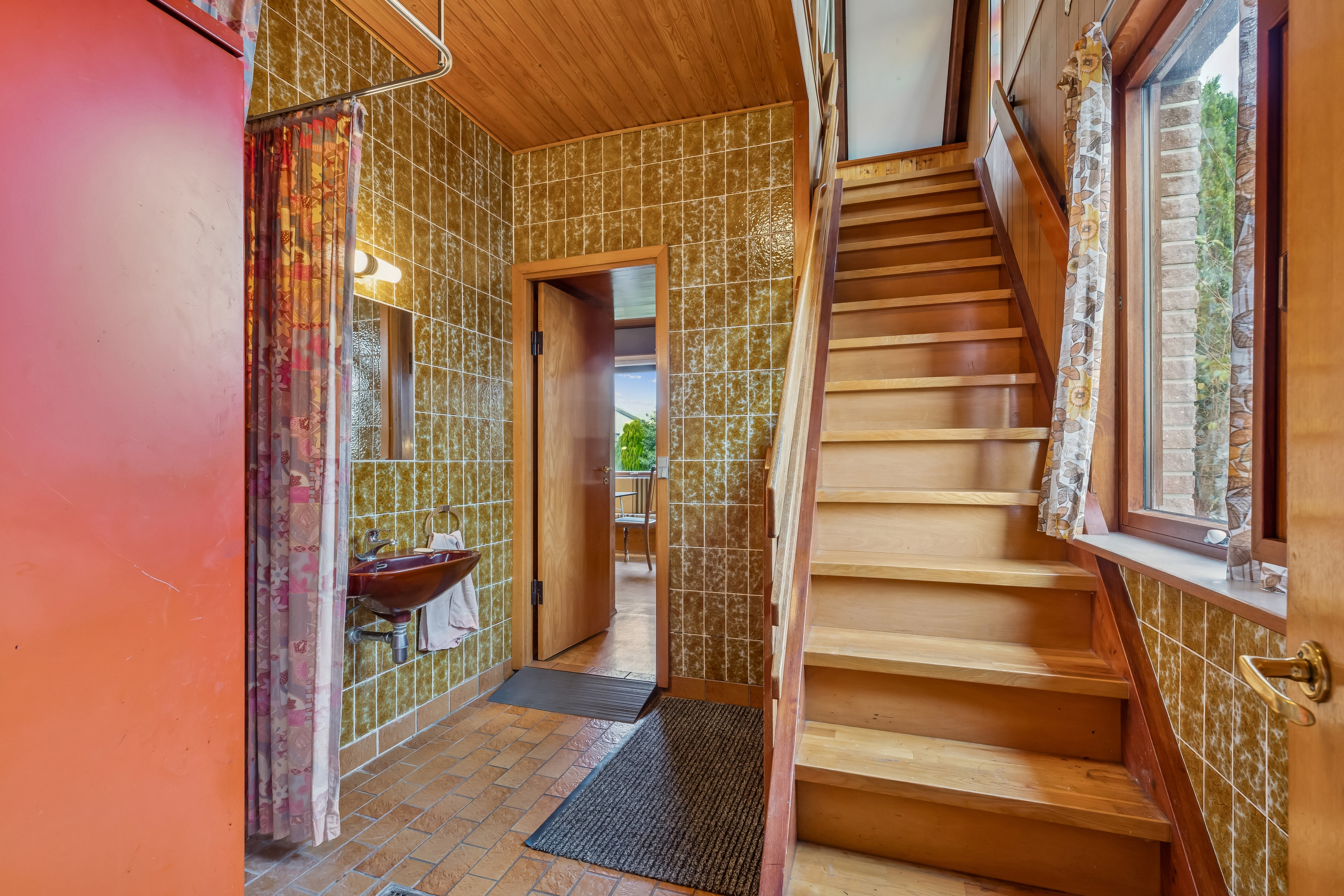 Fremhævet gang billede i fuldskærmstilstand. Billede af Åvænget 35, 2630 Taastrup