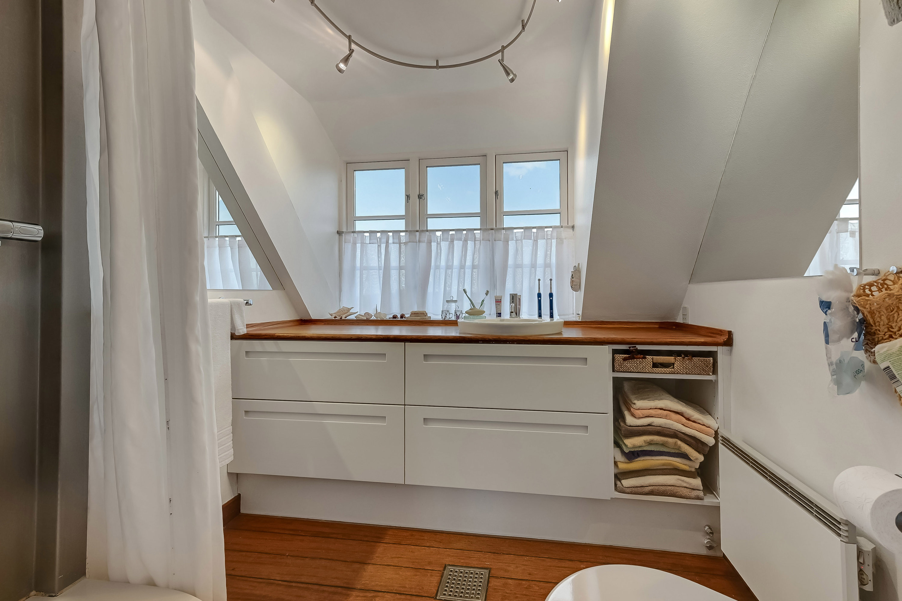 Fremhævet toilet billede i fuldskærmstilstand. Billede af Skolegade 14, 7600 Struer