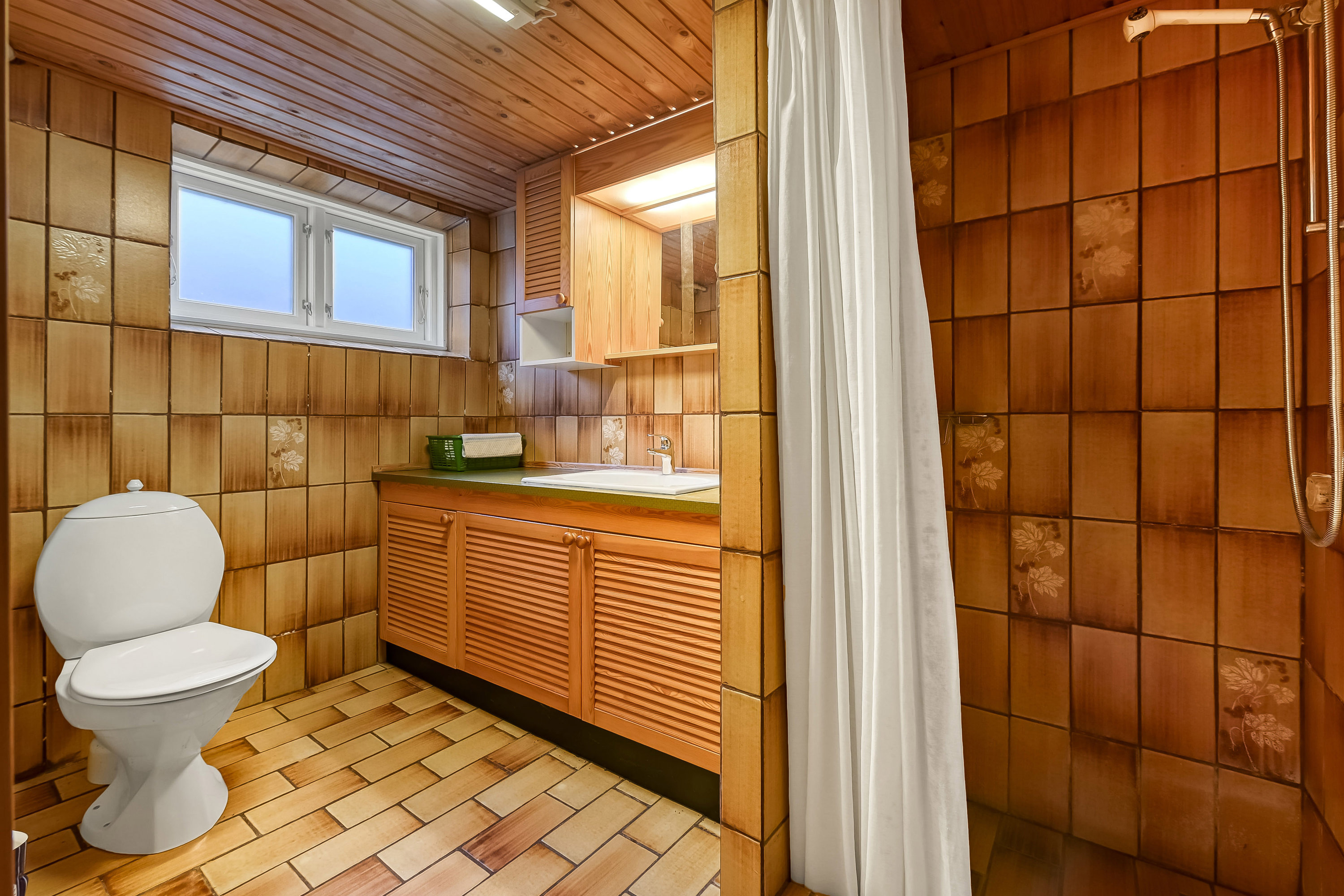 Fremhævet badeværelse billede i fuldskærmstilstand. Billede af Skolegade 14, 7600 Struer