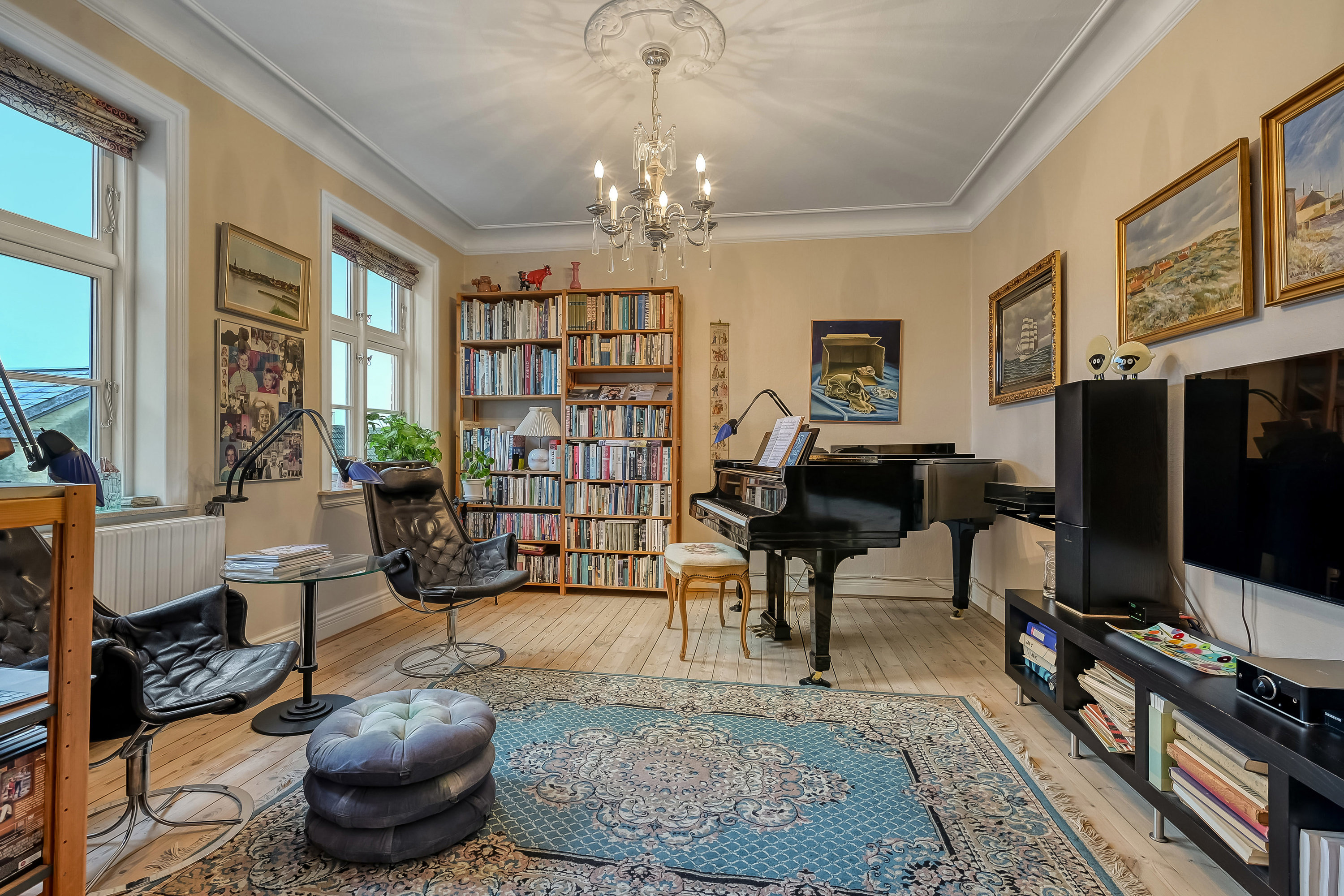 Fremhævet stue billede i fuldskærmstilstand. Billede af Skolegade 14, 7600 Struer