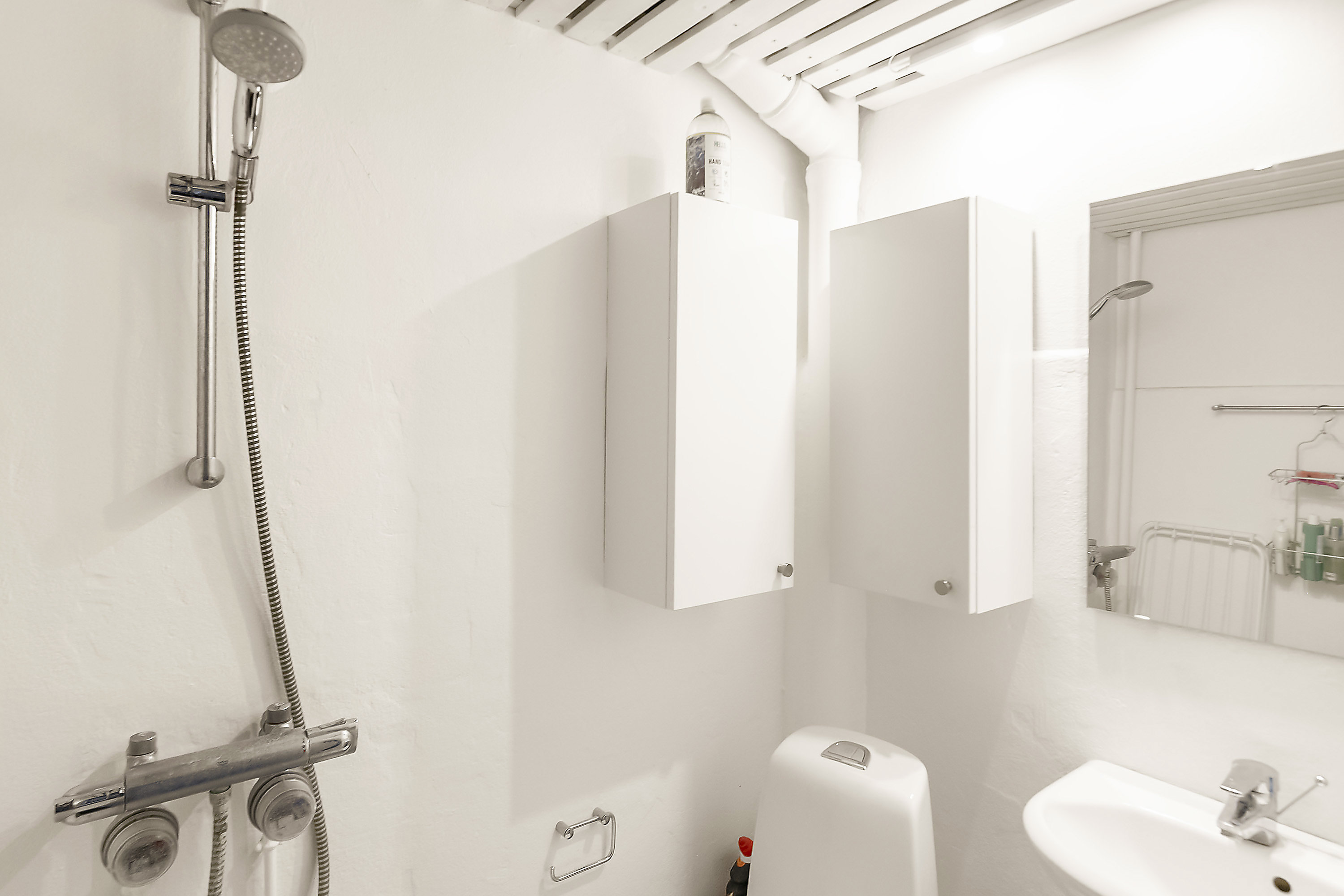 Fremhævet badeværelse billede i fuldskærmstilstand. Billede af Skovvangsvej 26, 2. mf., 8200 Aarhus N