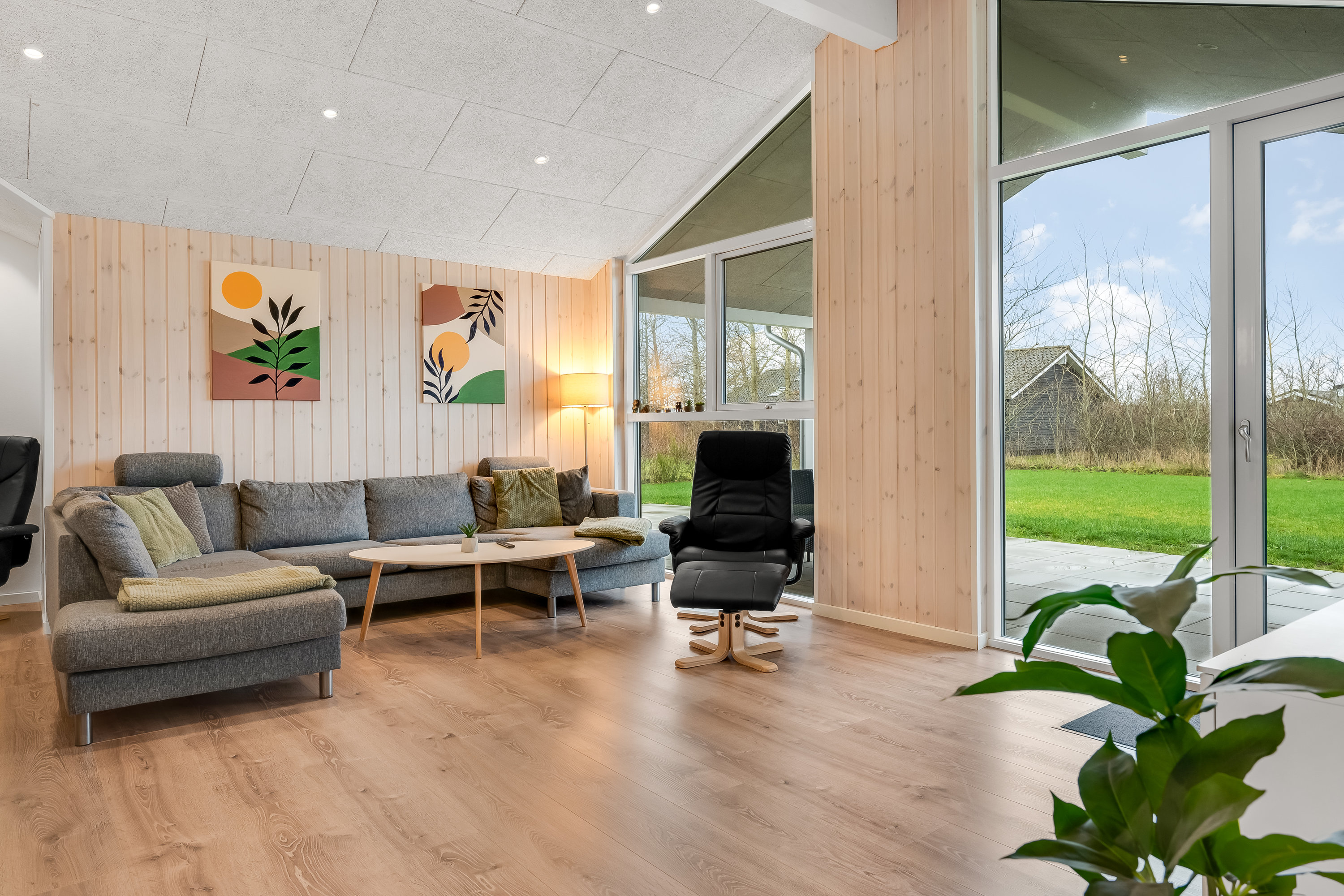 Fremhævet stue billede i fuldskærmstilstand. Billede af Hindbærvej 3, Vostrup, 6880 Tarm