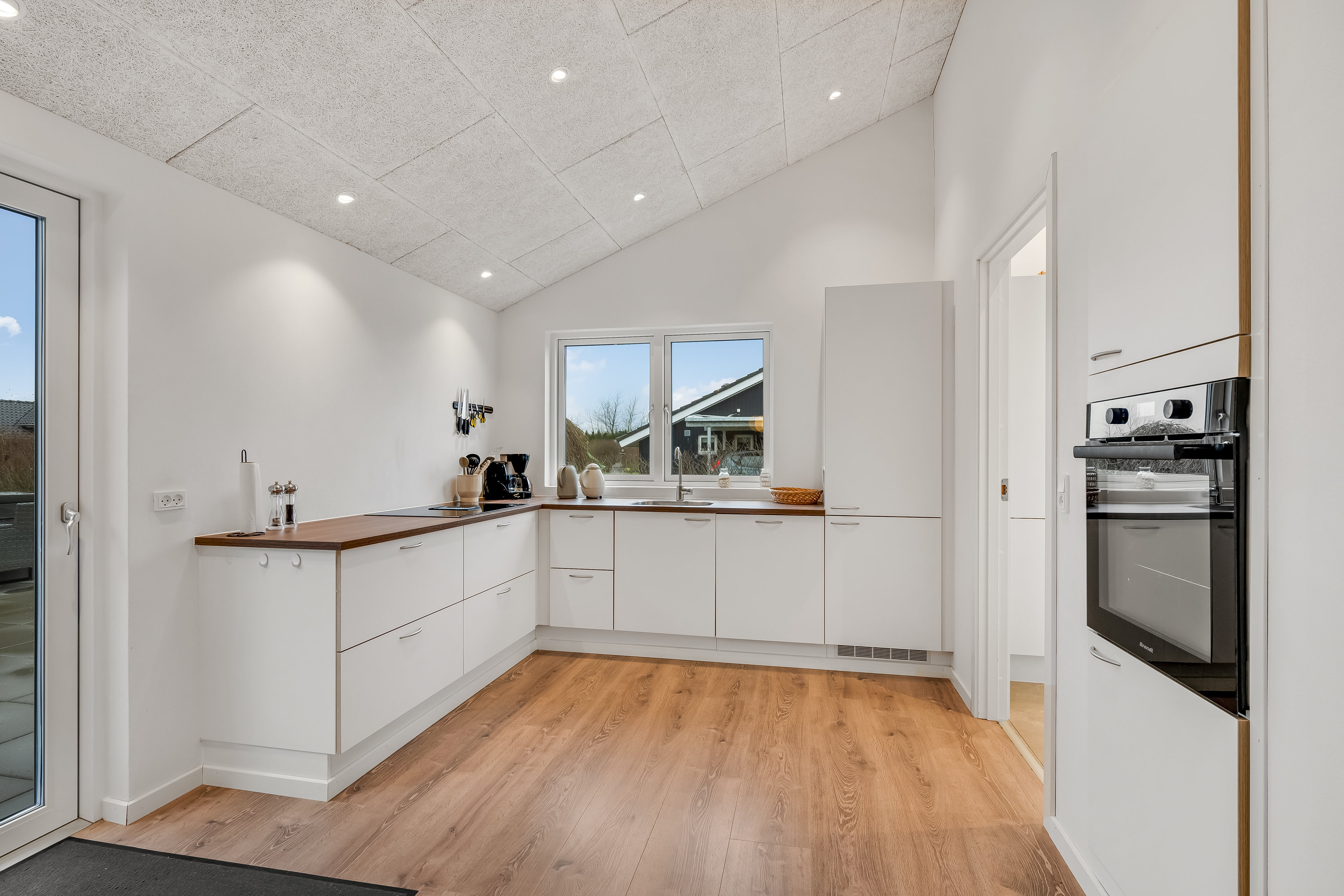 Fremhævet køkken billede i fuldskærmstilstand. Billede af Hindbærvej 3, Vostrup, 6880 Tarm