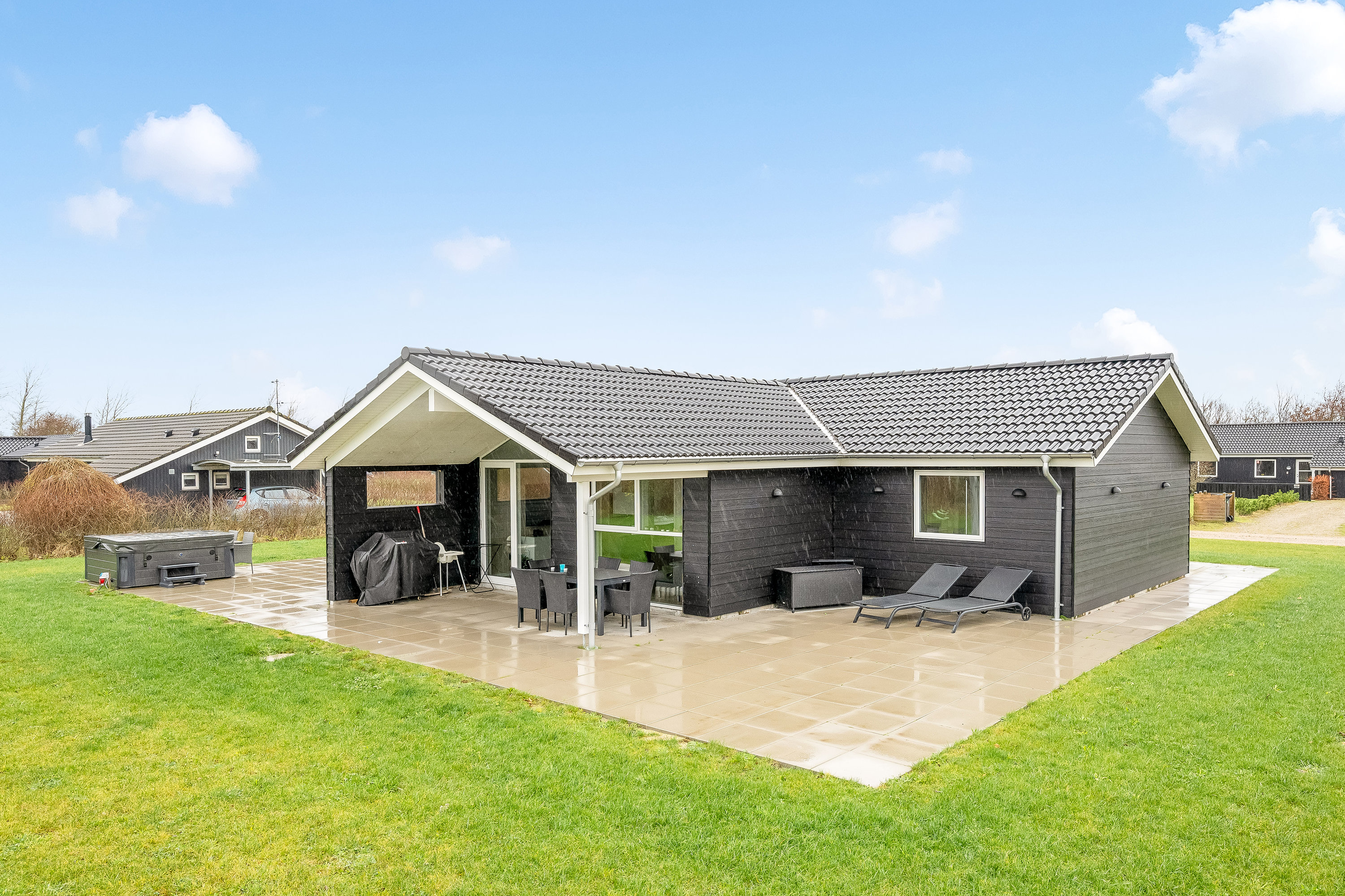 Fremhævet terrasse billede i fuldskærmstilstand. Billede af Hindbærvej 3, Vostrup, 6880 Tarm