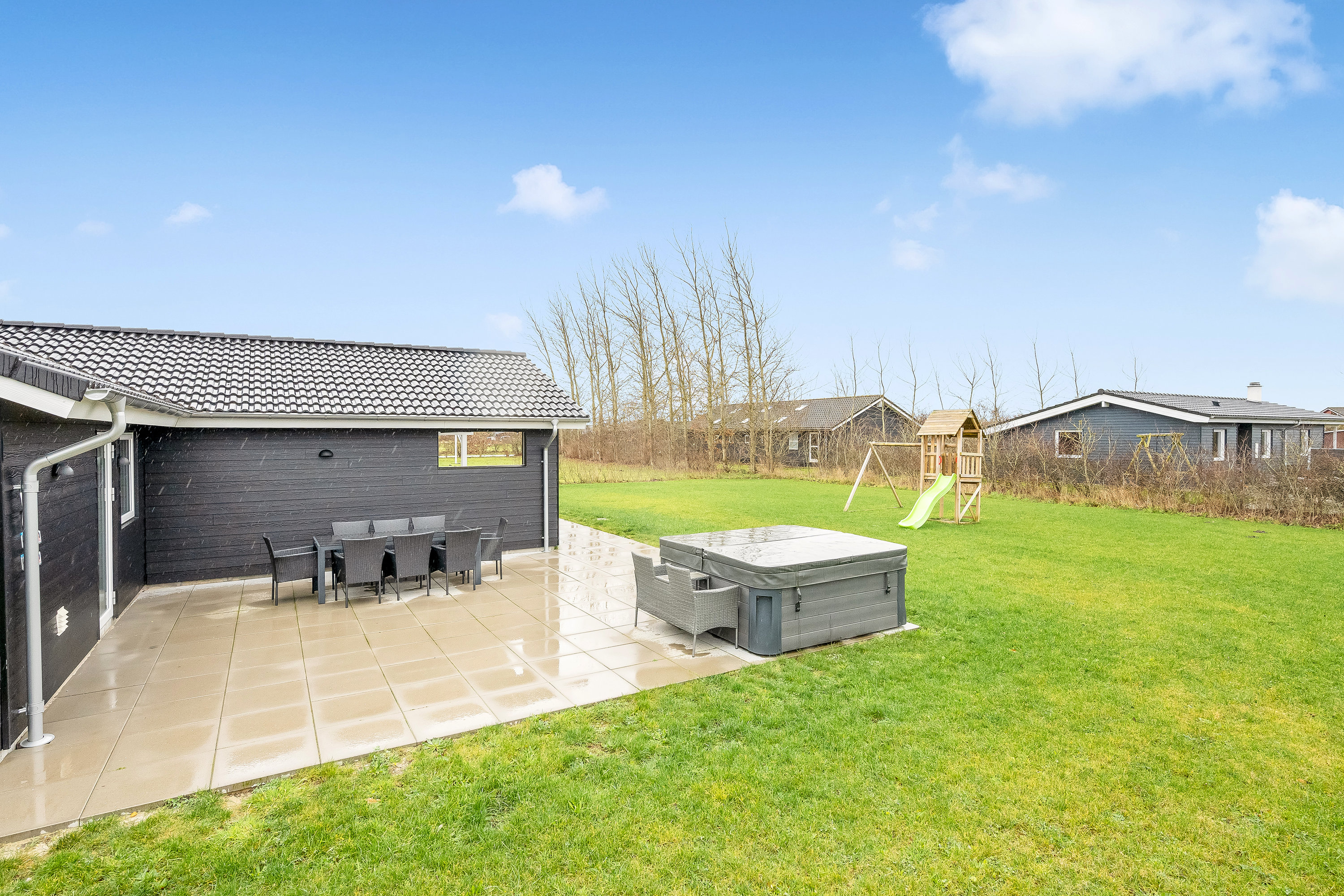 Fremhævet terrasse billede i fuldskærmstilstand. Billede af Hindbærvej 3, Vostrup, 6880 Tarm