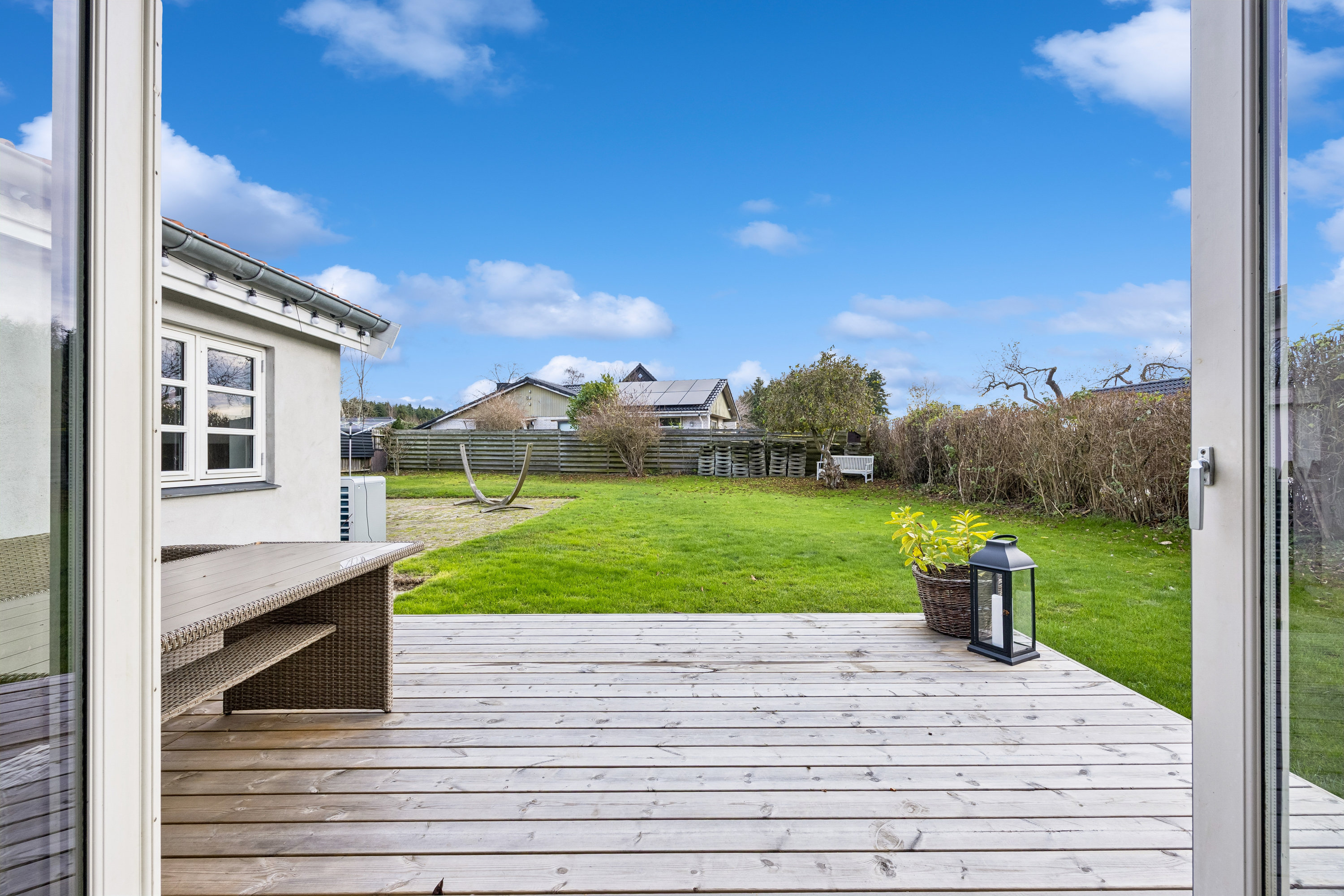 Fremhævet terrasse billede i fuldskærmstilstand. Billede af Overdrevsvejen 39, Lellinge, 4600 Køge