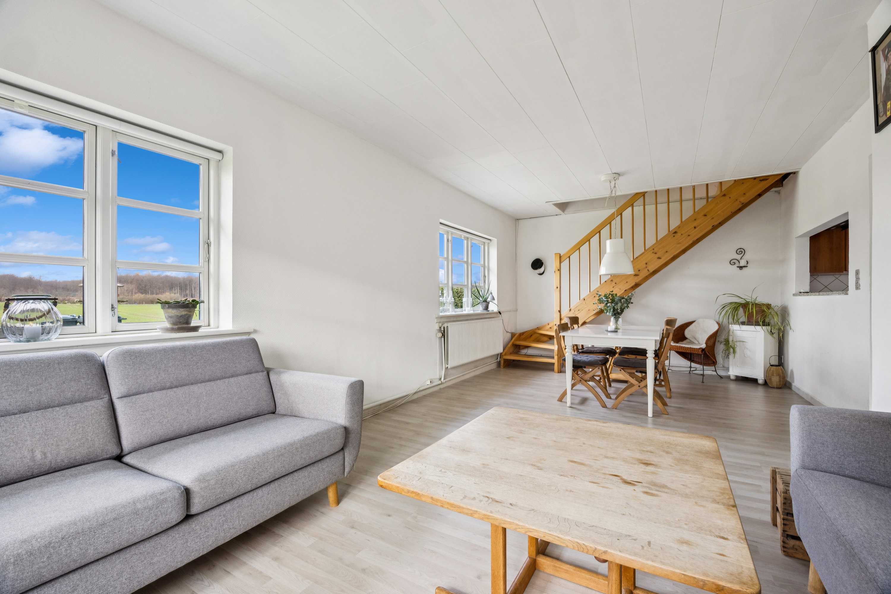 Fremhævet stue billede i fuldskærmstilstand. Billede af Overdrevsvejen 39, Lellinge, 4600 Køge