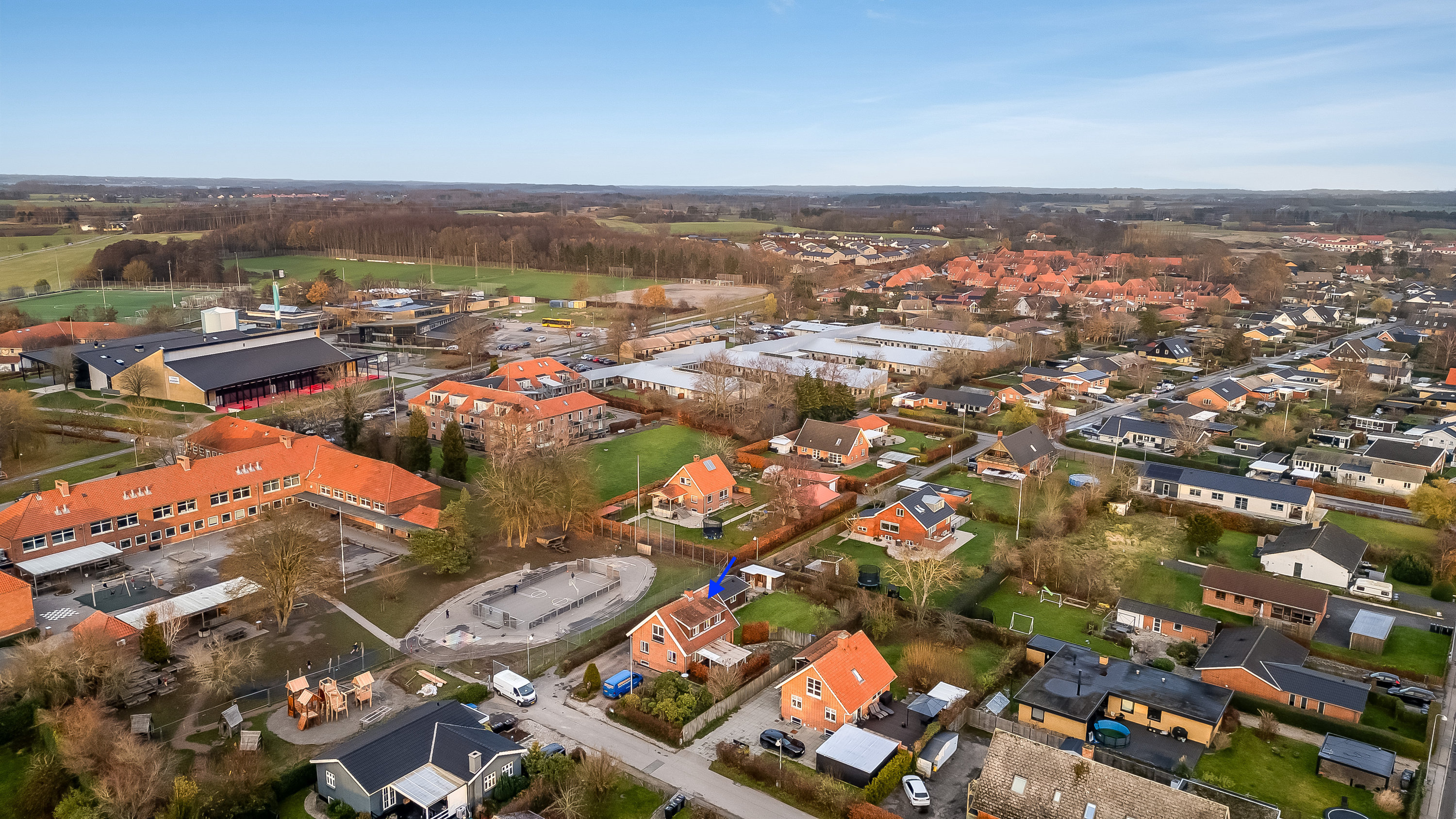 Fremhævet luftfoto billede i fuldskærmstilstand. Billede af Hulebækvej 4, 3320 Skævinge