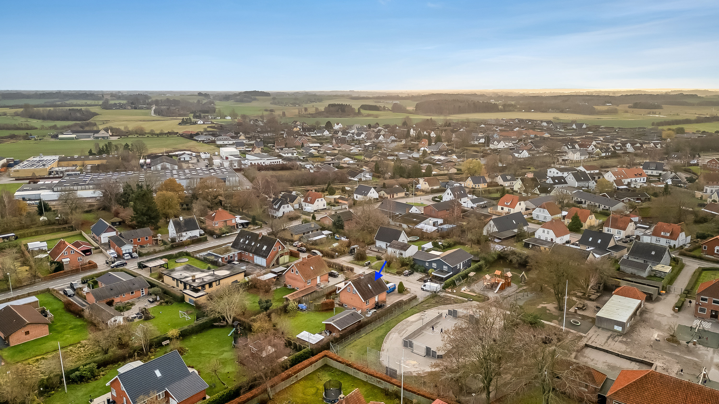 Fremhævet luftfoto billede i fuldskærmstilstand. Billede af Hulebækvej 4, 3320 Skævinge