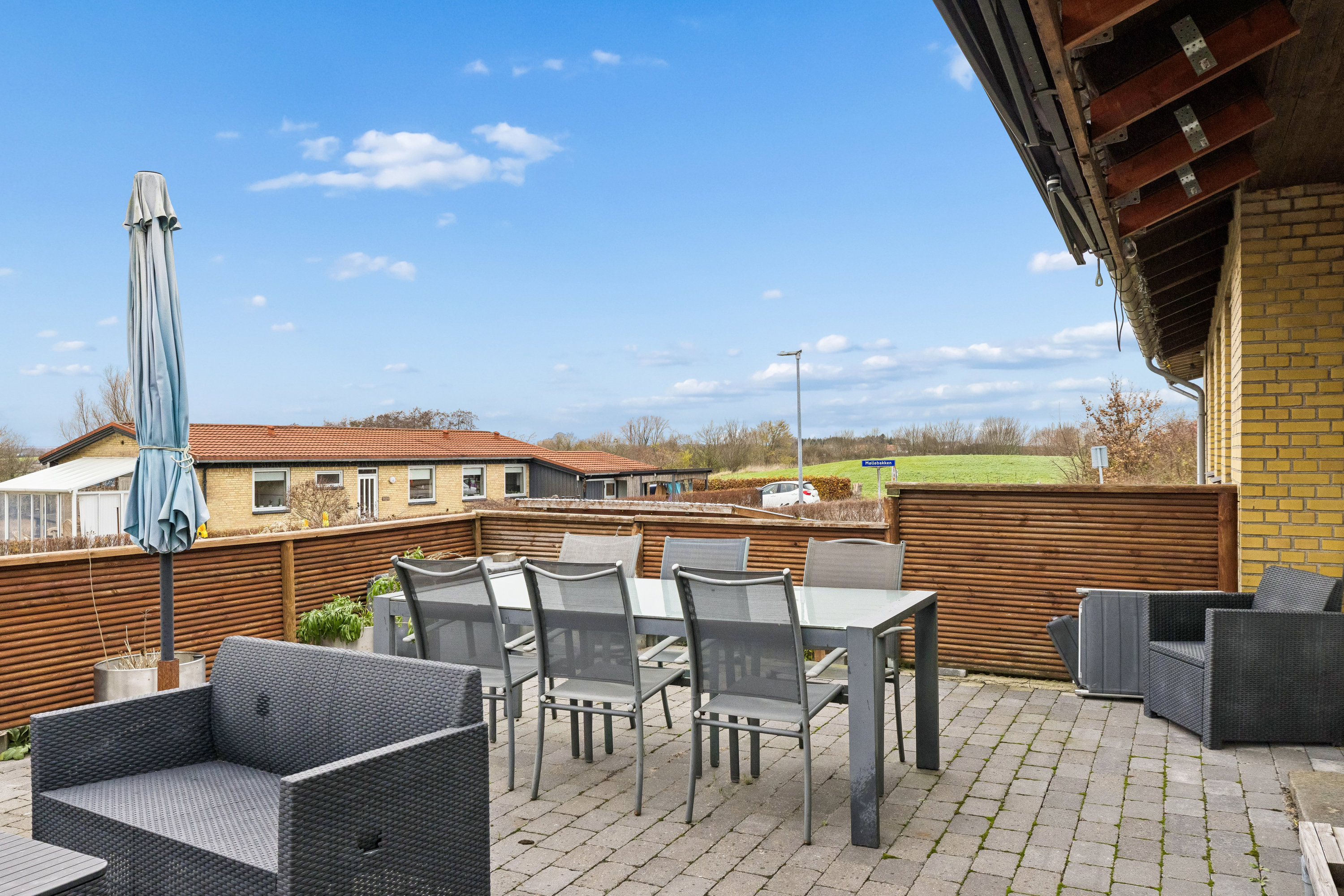 Fremhævet terrasse billede i fuldskærmstilstand. Billede af Solskrænten 11, 6310 Broager