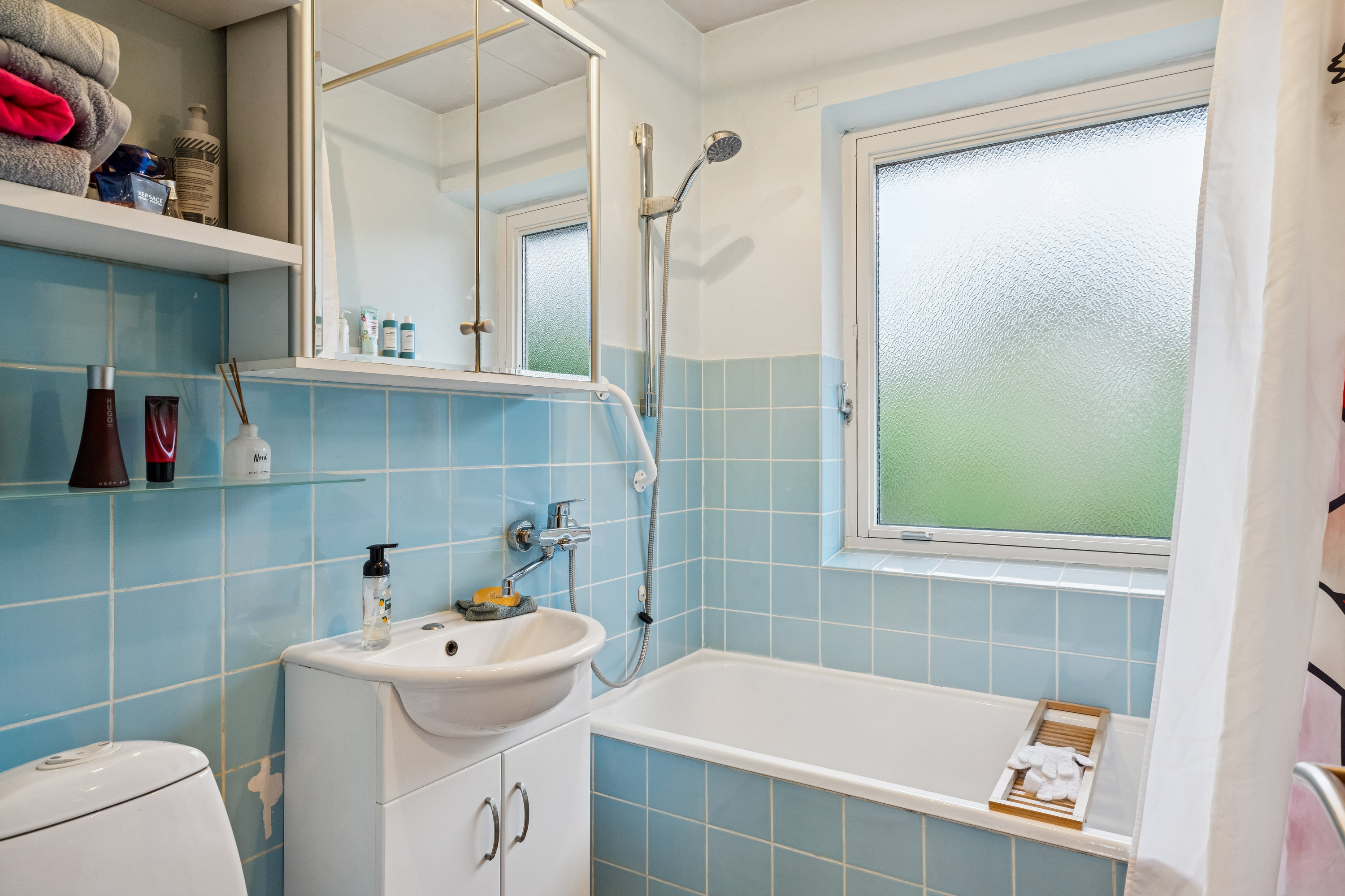 Fremhævet badeværelse billede i fuldskærmstilstand. Billede af Solskrænten 11, 6310 Broager