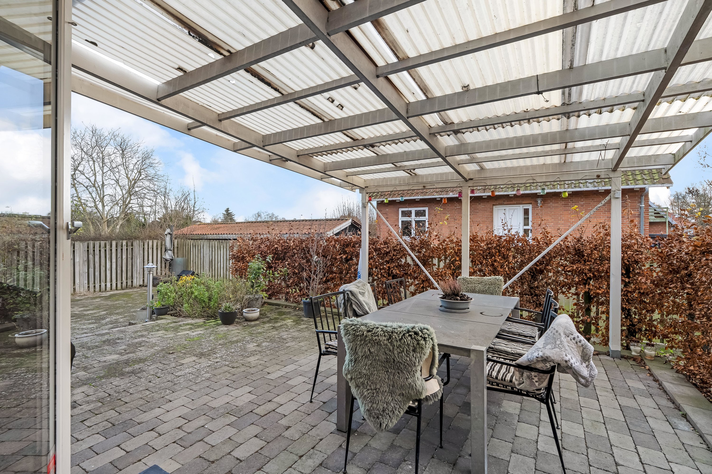 Fremhævet terrasse billede i fuldskærmstilstand. Billede af Hulebækvej 4, 3320 Skævinge