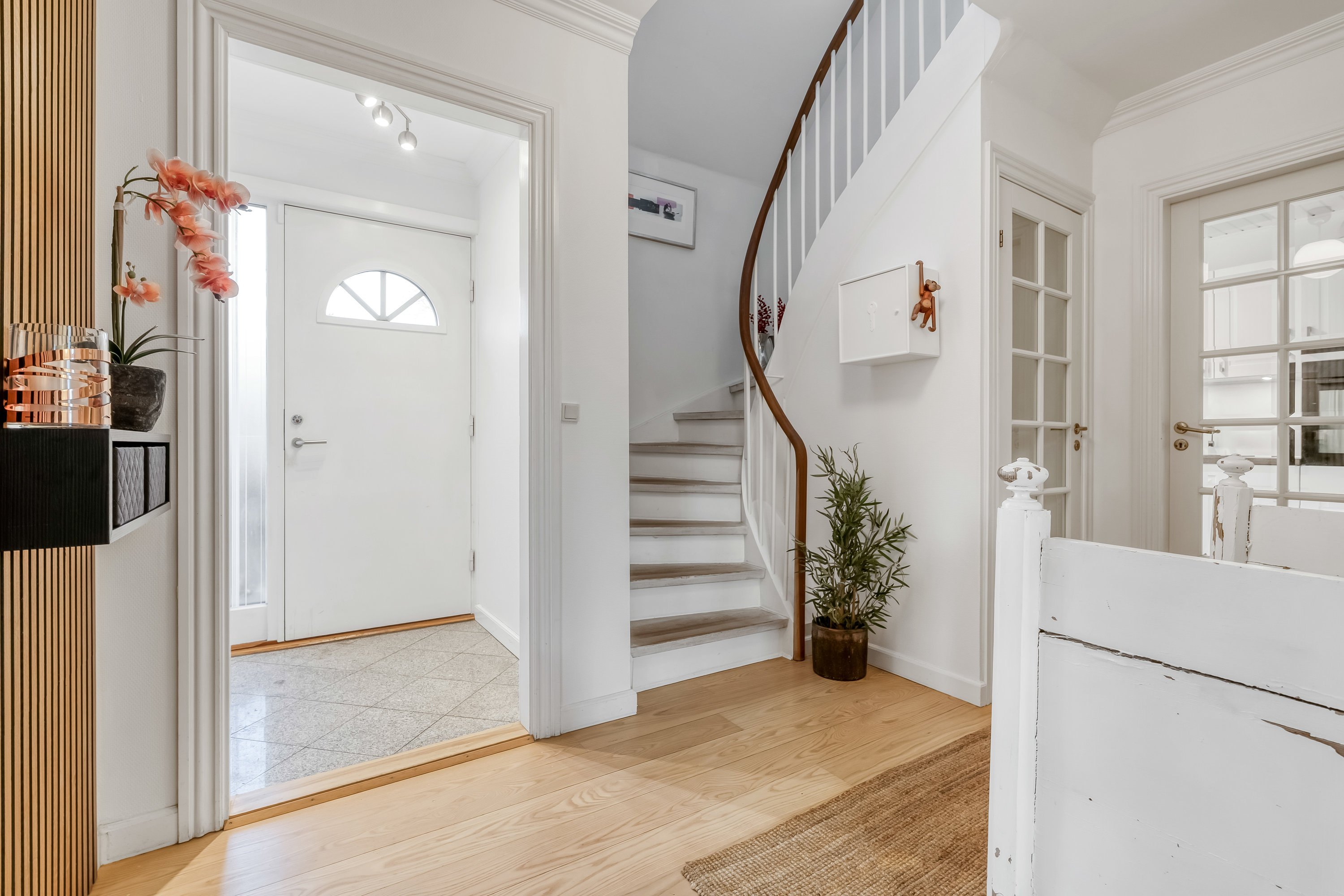 Fremhævet gang billede i fuldskærmstilstand. Billede af Hulebækvej 4, 3320 Skævinge