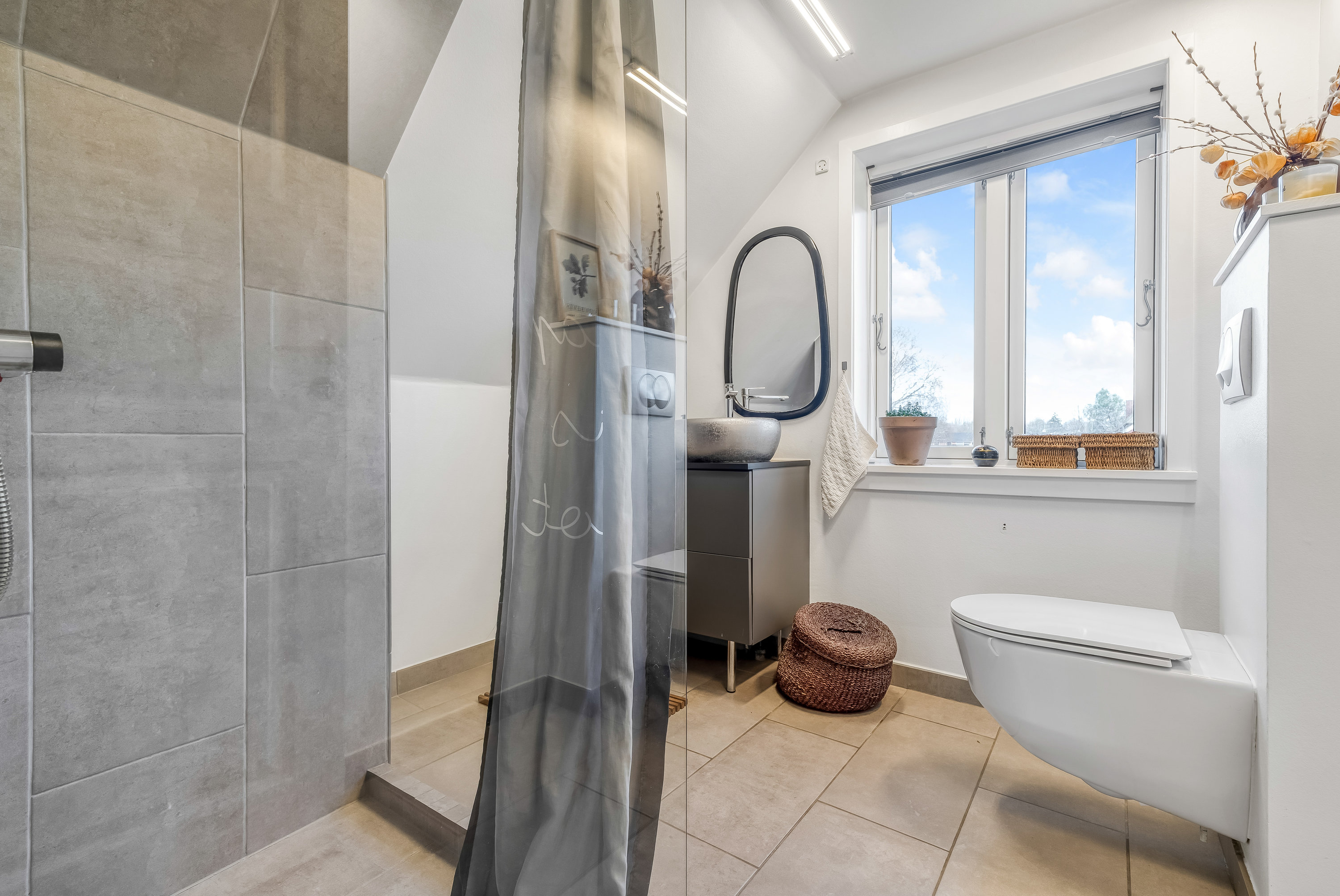 Fremhævet badeværelse billede i fuldskærmstilstand. Billede af Hulebækvej 4, 3320 Skævinge