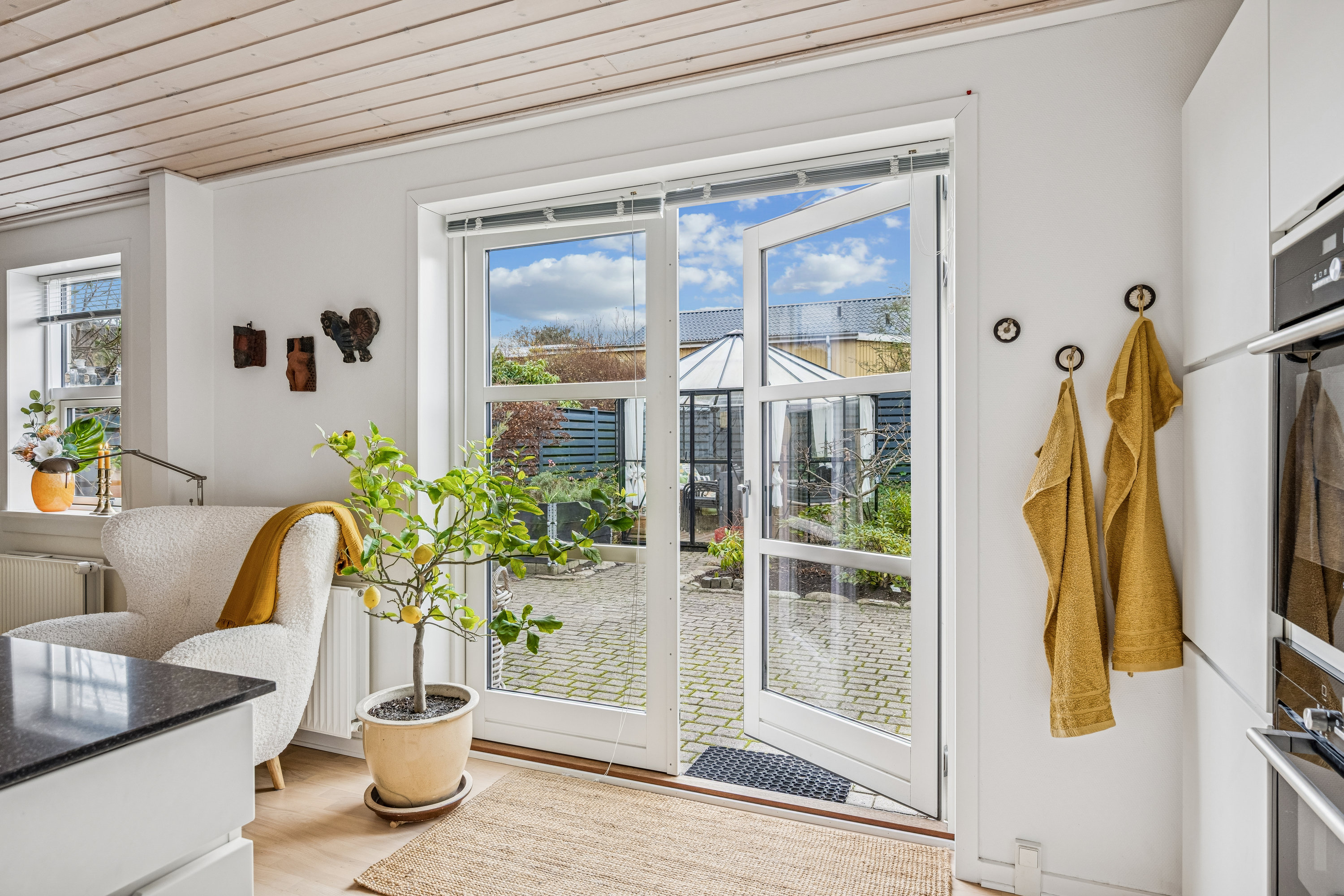 Fremhævet stue billede i fuldskærmstilstand. Billede af Krokusvej 8, 8400 Ebeltoft