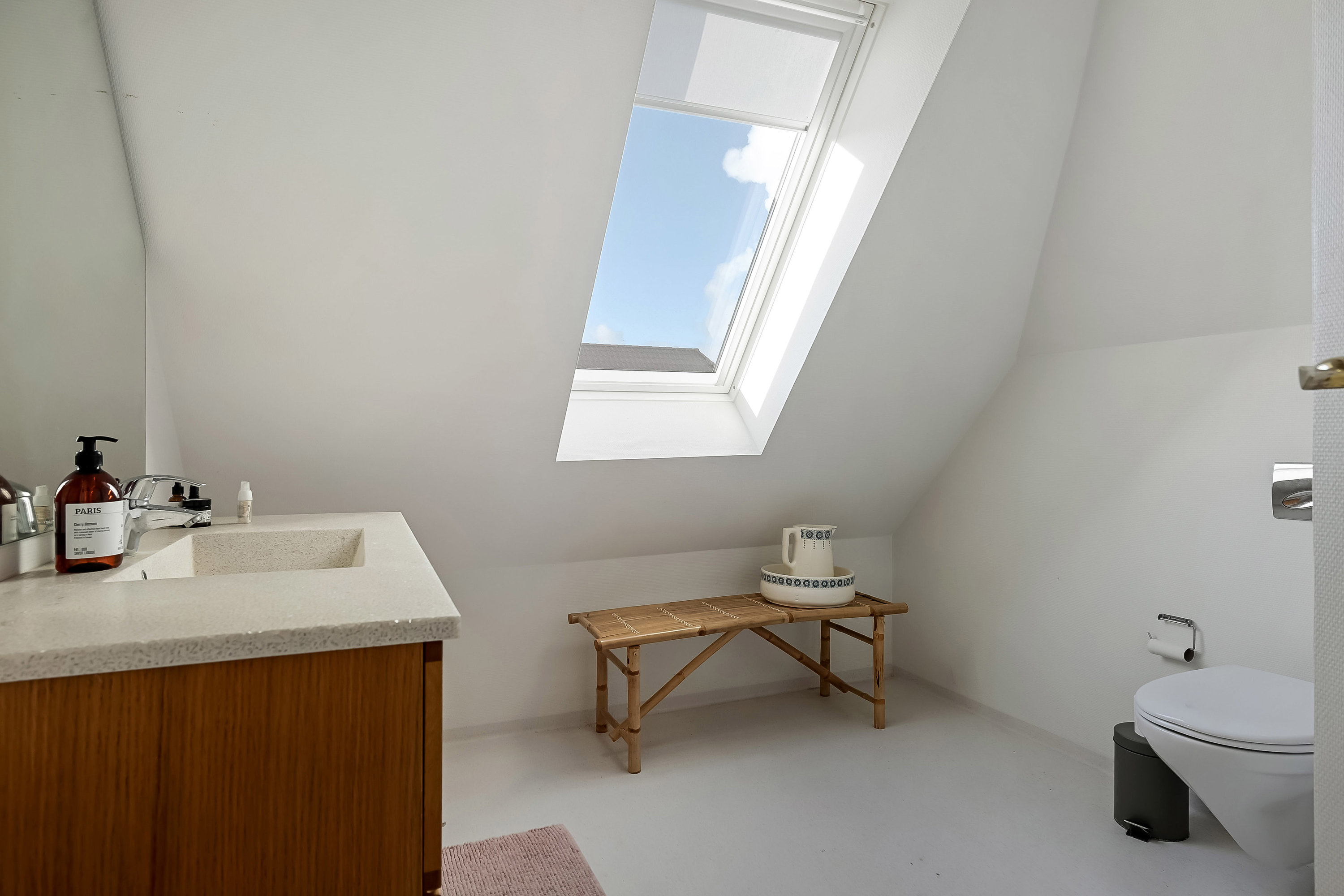 Fremhævet toilet billede i fuldskærmstilstand. Billede af Torvegade 19, 7600 Struer