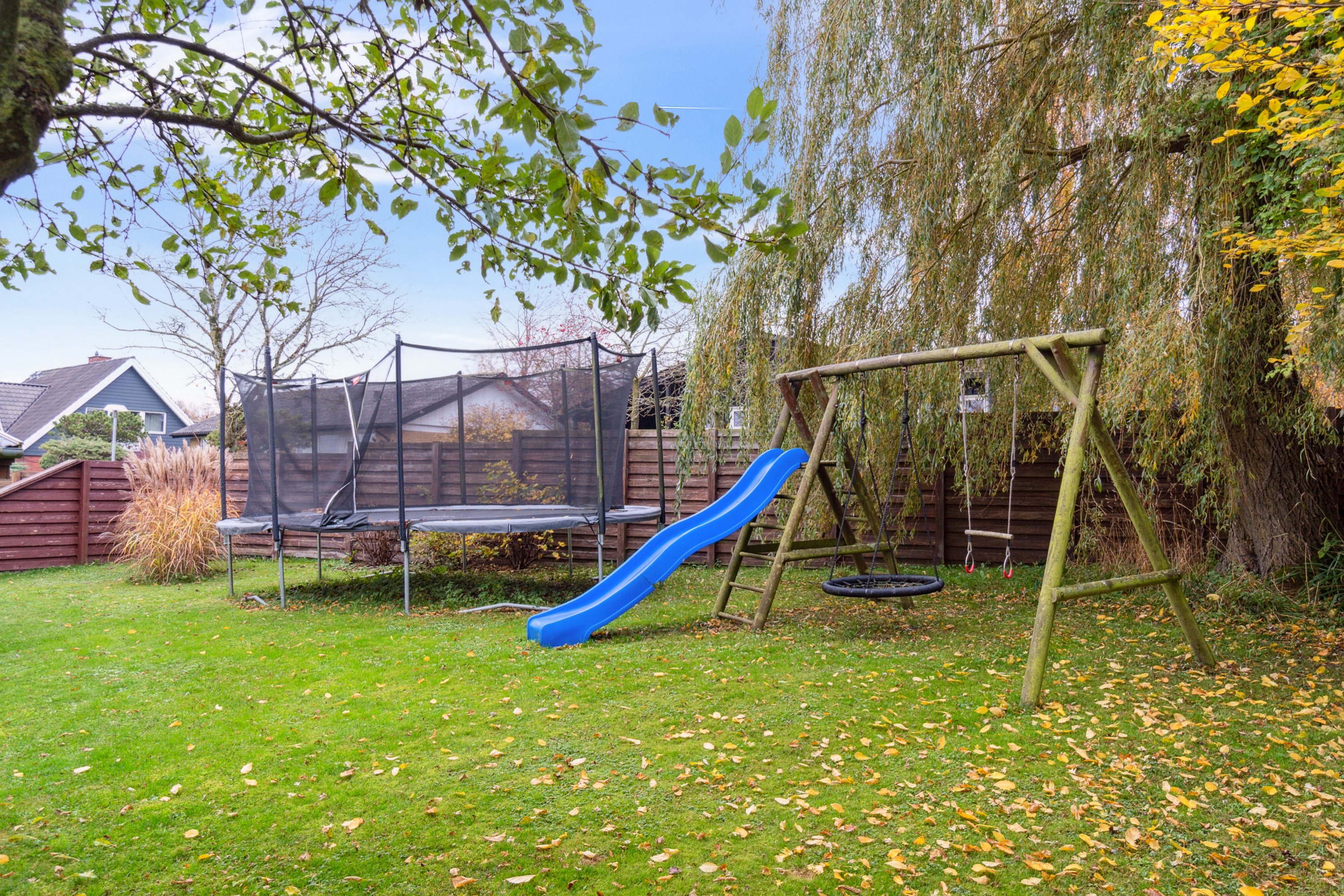 Fremhævet set fra haven billede i fuldskærmstilstand. Billede af Baldersvej 1, Slagelse, 4200 Slagelse