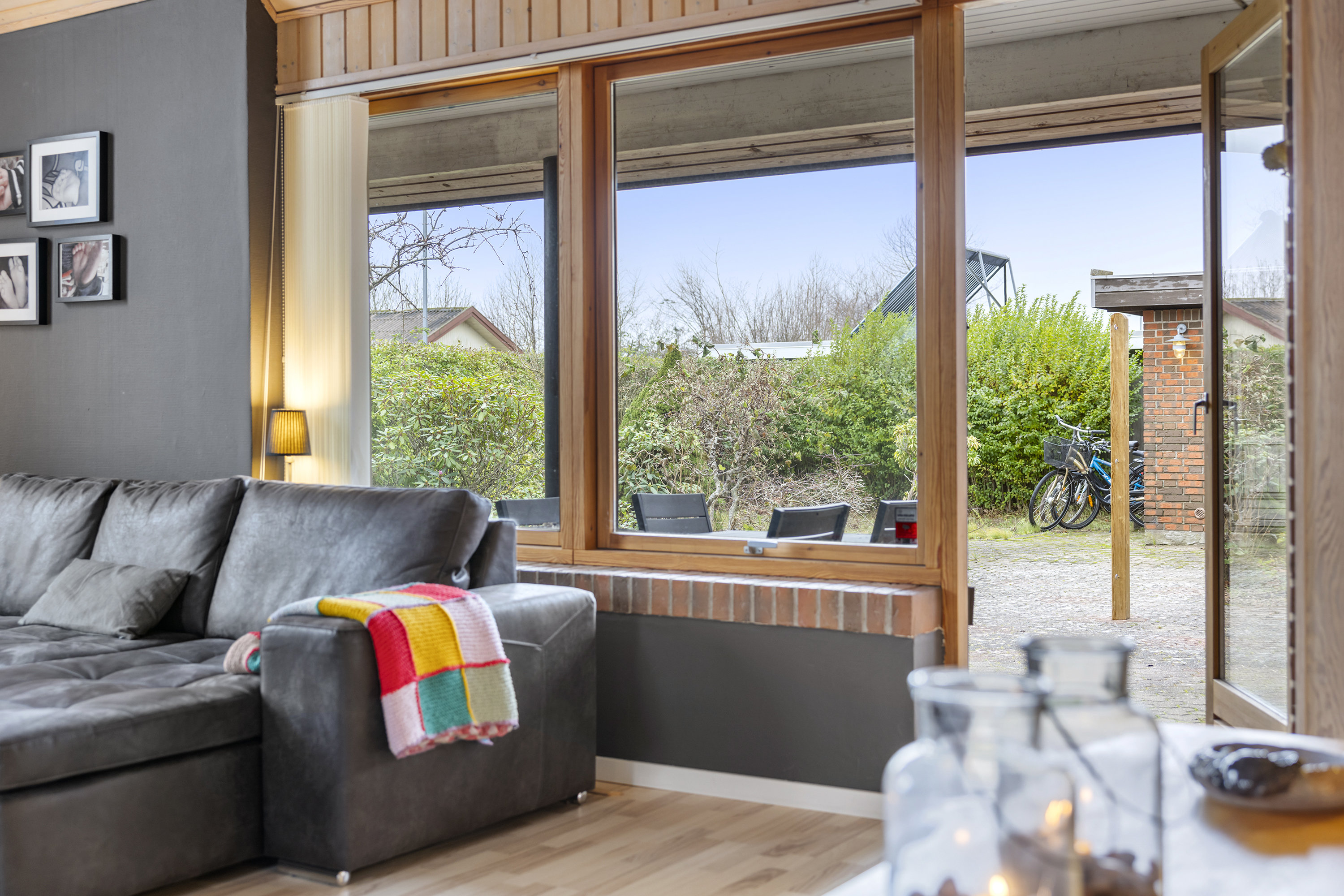 Fremhævet stue billede i fuldskærmstilstand. Billede af Tennisvej 42, 9900 Frederikshavn