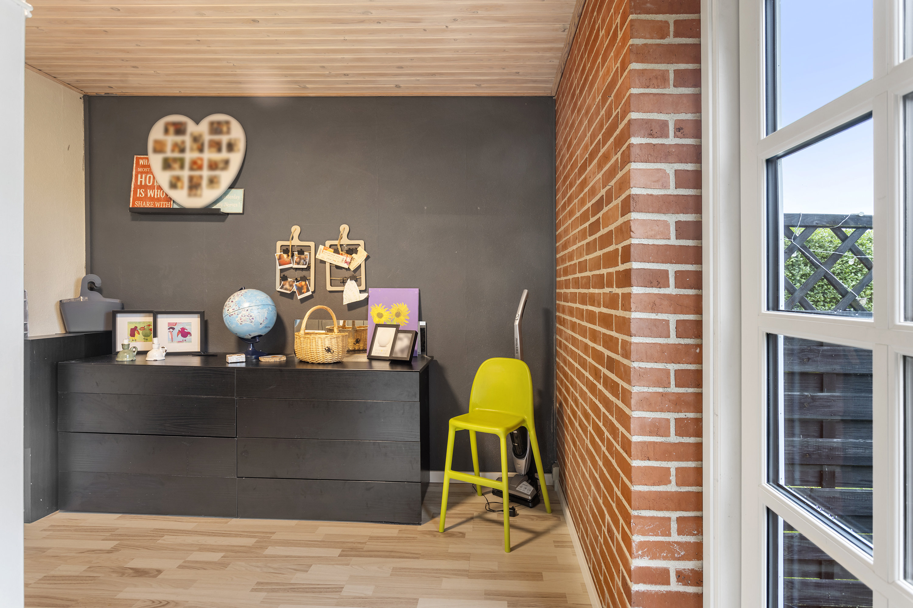 Fremhævet værelse billede i fuldskærmstilstand. Billede af Tennisvej 42, 9900 Frederikshavn