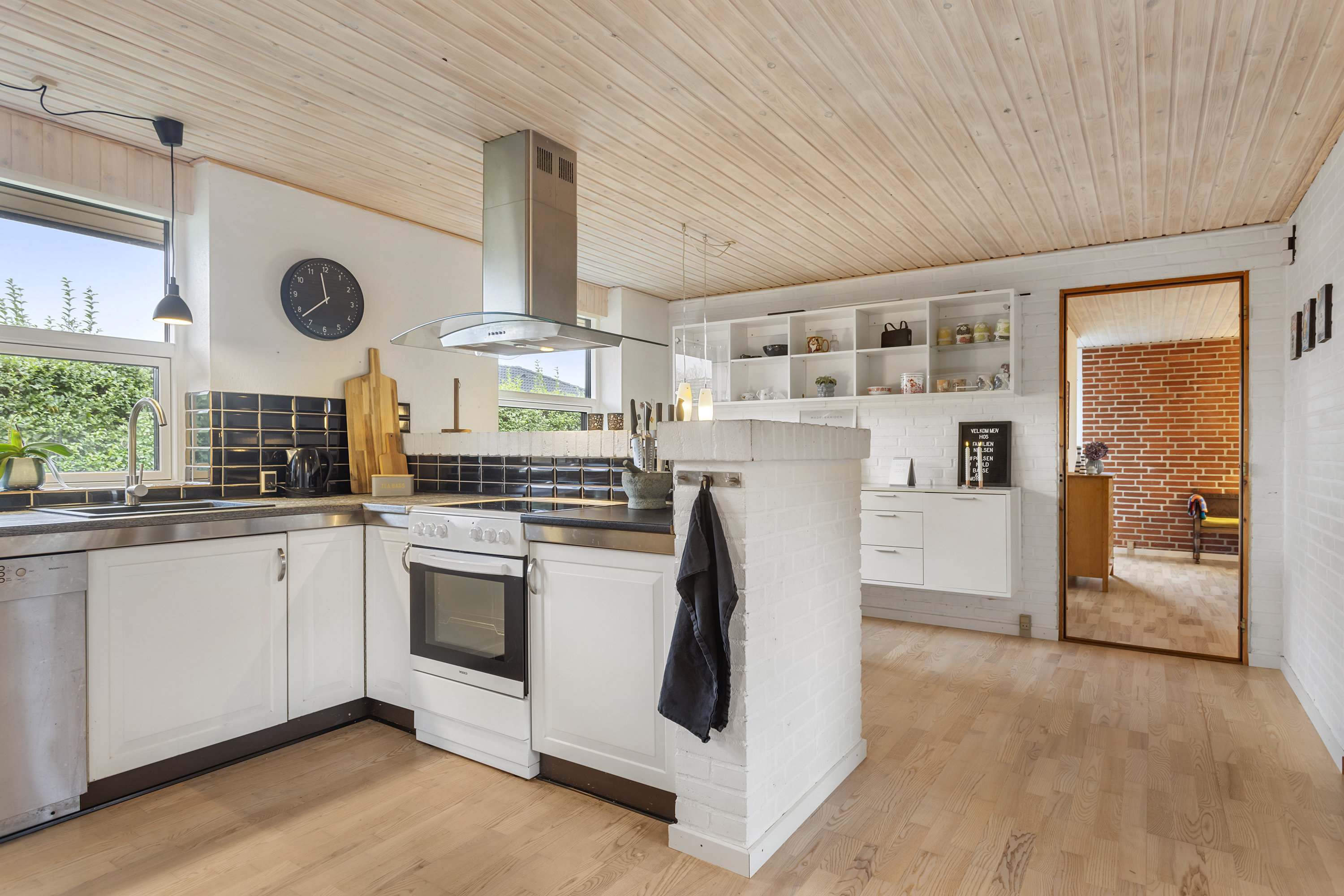 Fremhævet køkken billede i fuldskærmstilstand. Billede af Tennisvej 42, 9900 Frederikshavn