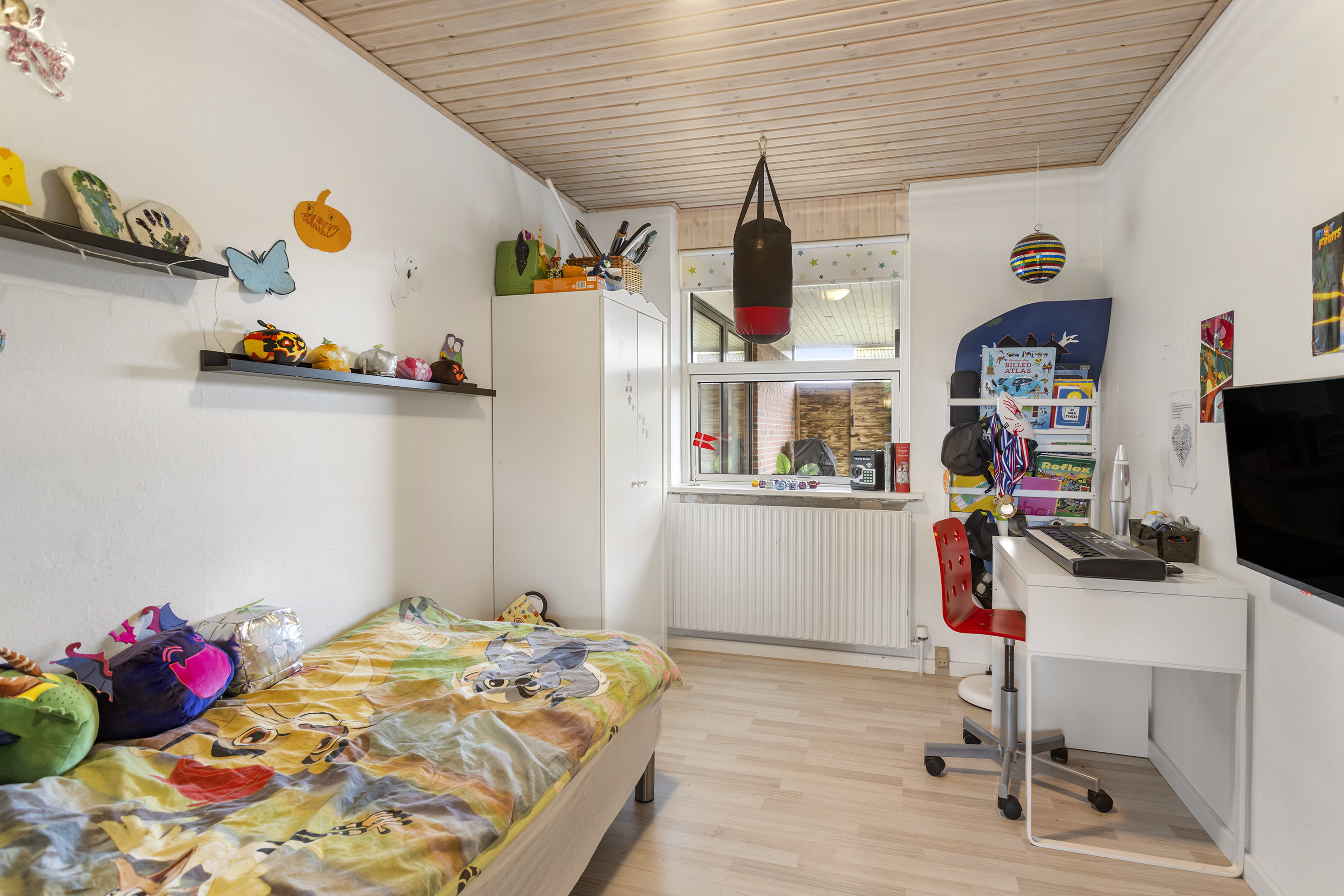 Fremhævet værelse billede i fuldskærmstilstand. Billede af Tennisvej 42, 9900 Frederikshavn