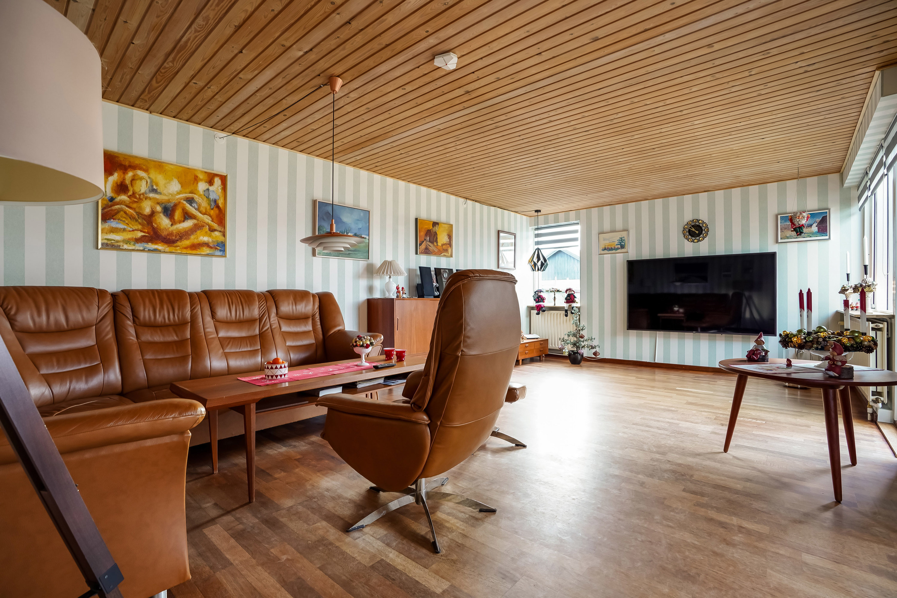 Fremhævet stue billede i fuldskærmstilstand. Billede af Marthavænget 10, Næsby, 5270 Odense N