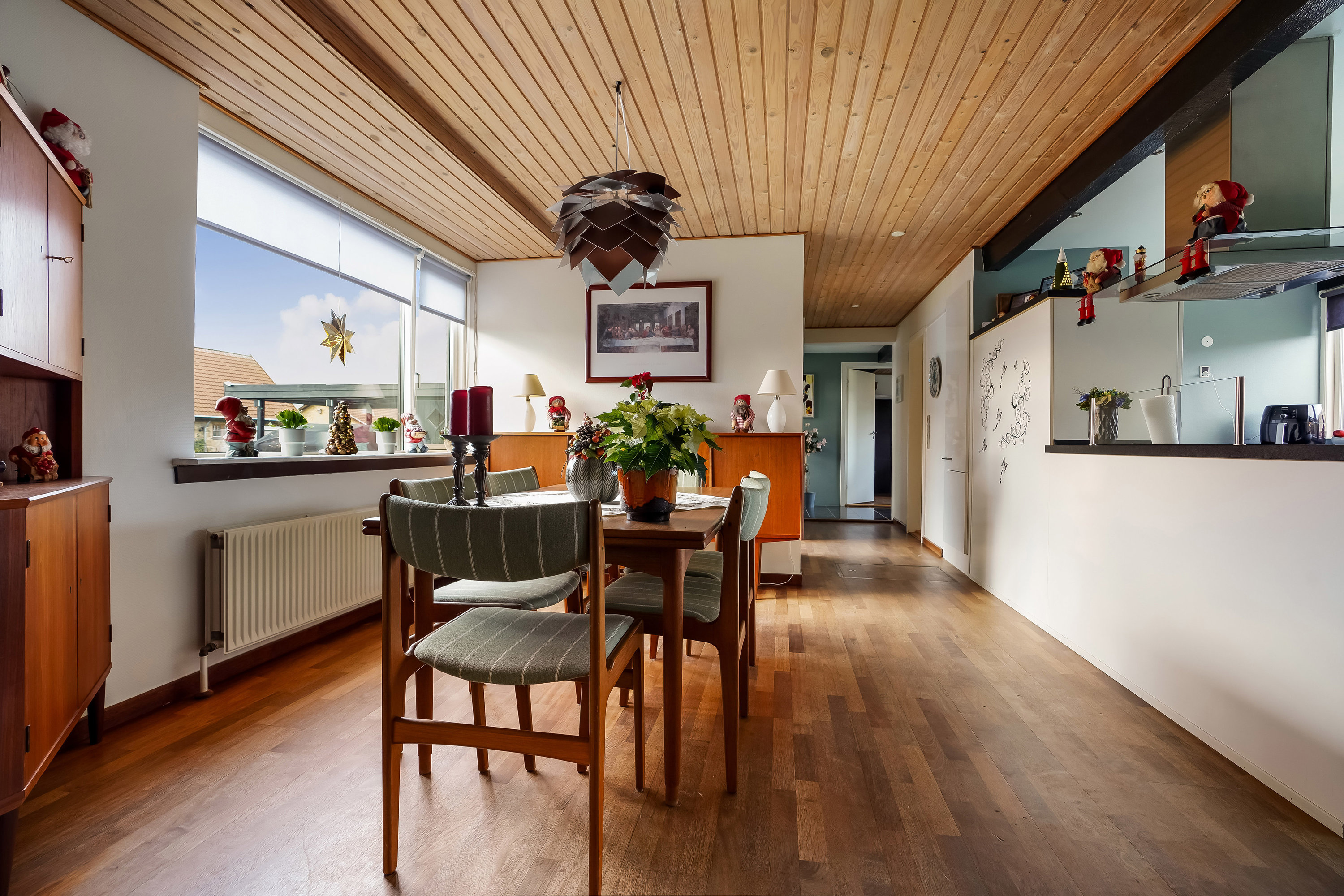 Fremhævet stue billede i fuldskærmstilstand. Billede af Marthavænget 10, Næsby, 5270 Odense N