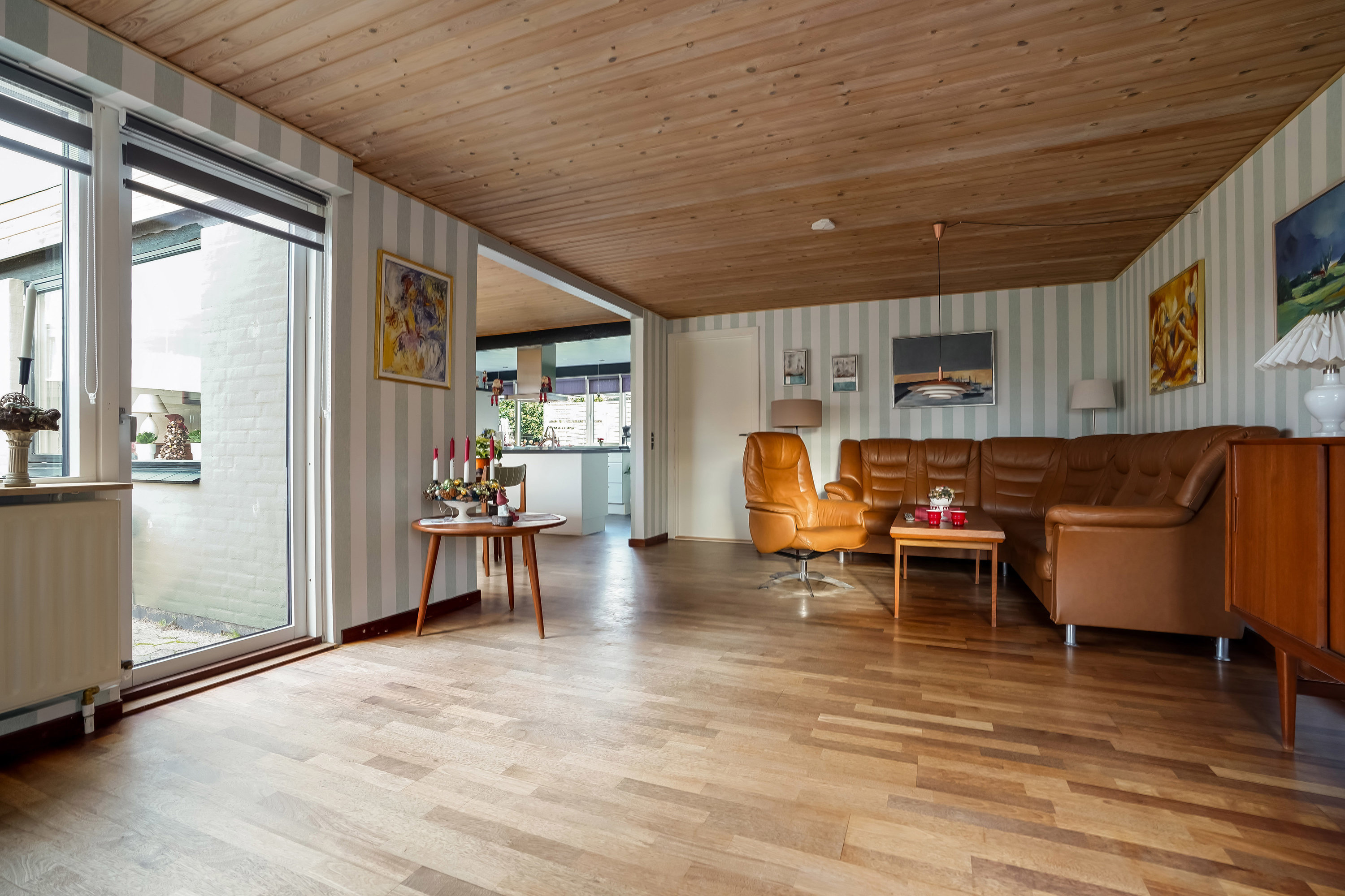 Fremhævet stue billede i fuldskærmstilstand. Billede af Marthavænget 10, Næsby, 5270 Odense N