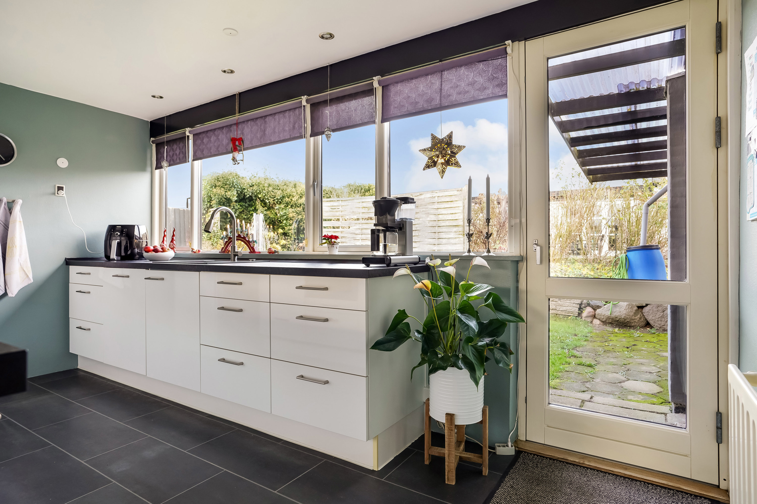 Fremhævet køkken billede i fuldskærmstilstand. Billede af Marthavænget 10, Næsby, 5270 Odense N