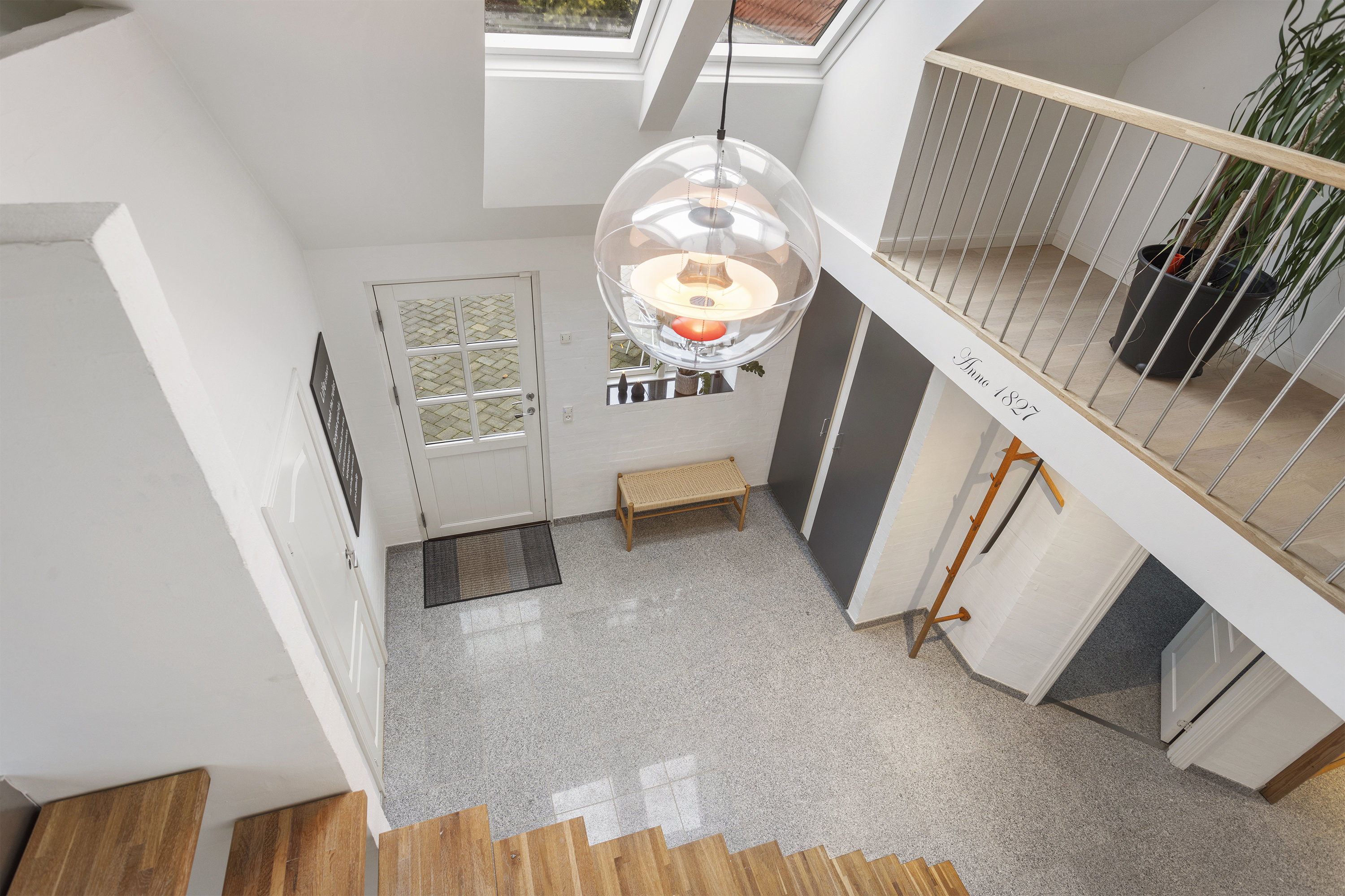 Fremhævet trappe billede i fuldskærmstilstand. Billede af Østeralle 64, 9300 Sæby