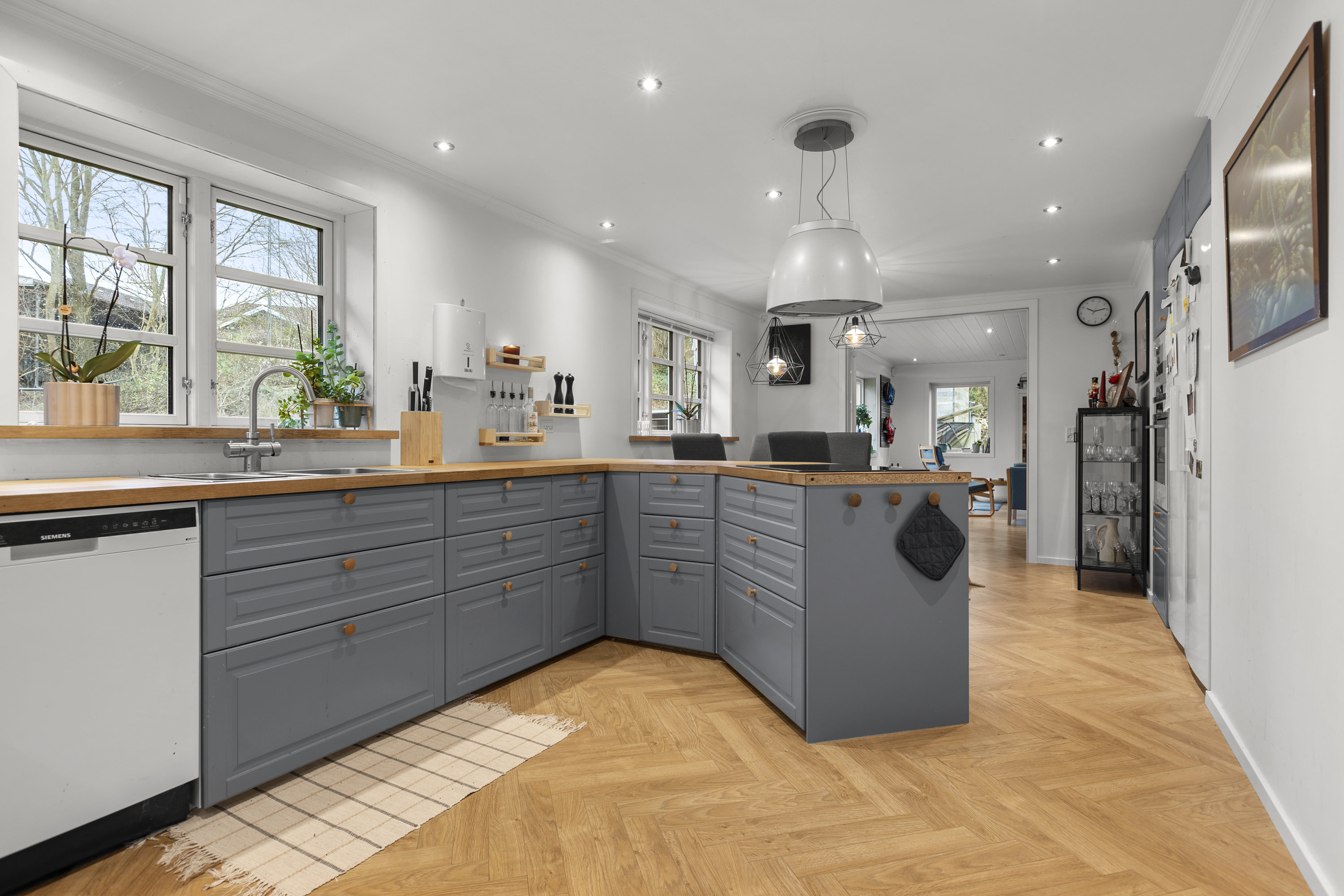 Fremhævet køkken billede i fuldskærmstilstand. Billede af Hovedgaden 106, 4295 Stenlille