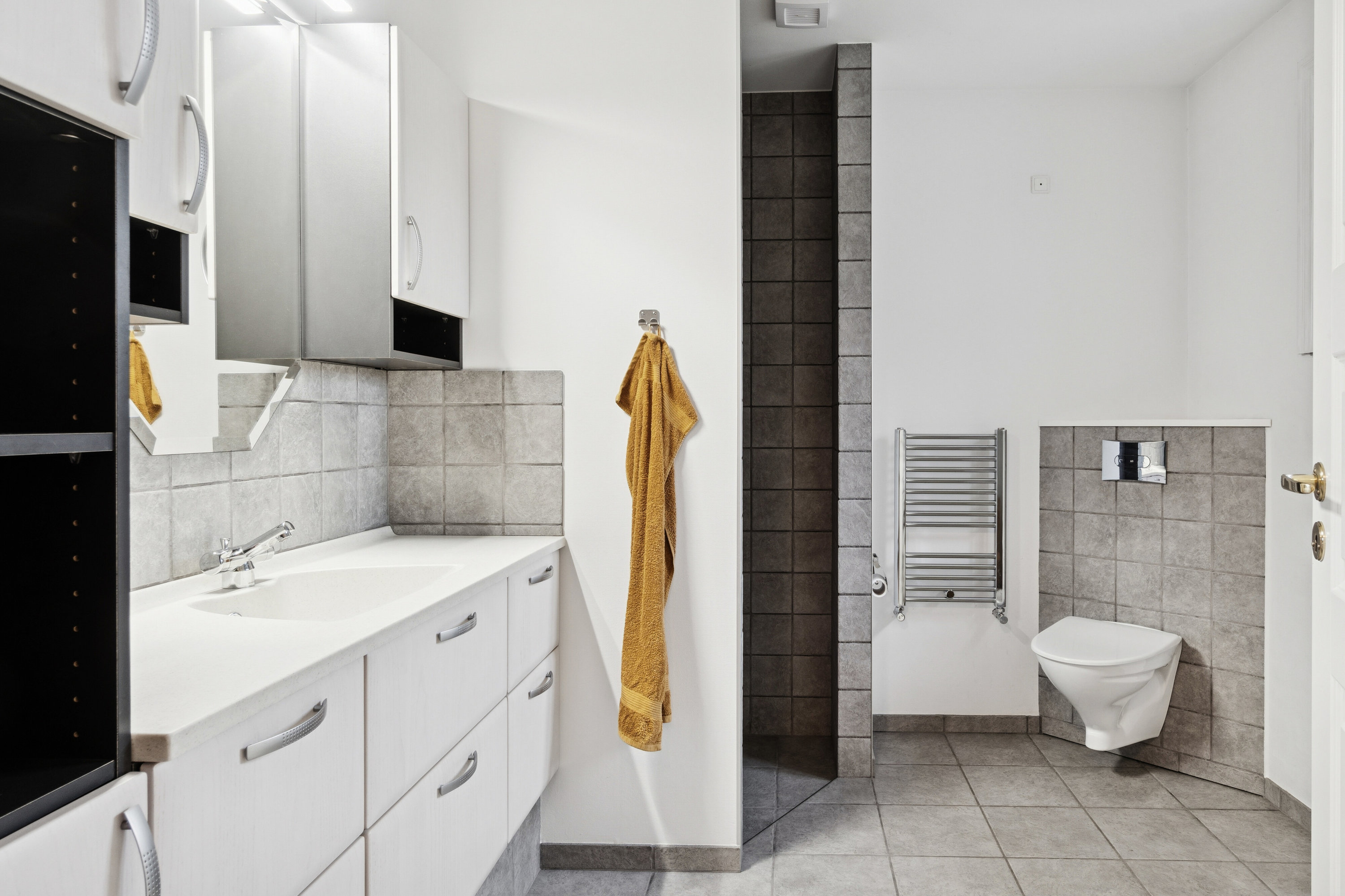 Fremhævet badeværelse billede i fuldskærmstilstand. Billede af Hørby Færgevej 11, Hørby, 4300 Holbæk